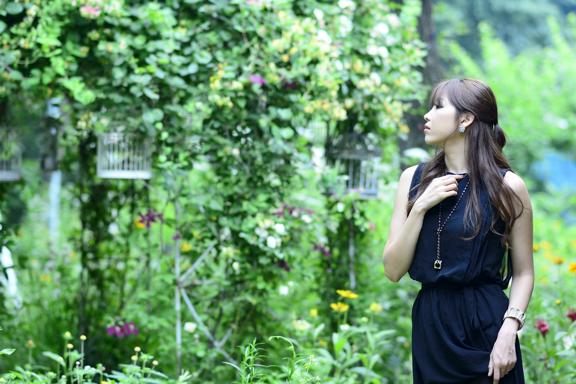 [韩国美女] 李恩慧 - 黑色优雅长裙外拍  第9张