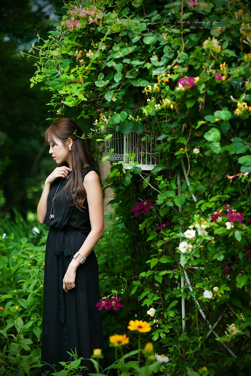 [韩国美女] 李恩慧 - 黑色优雅长裙外拍  第33张