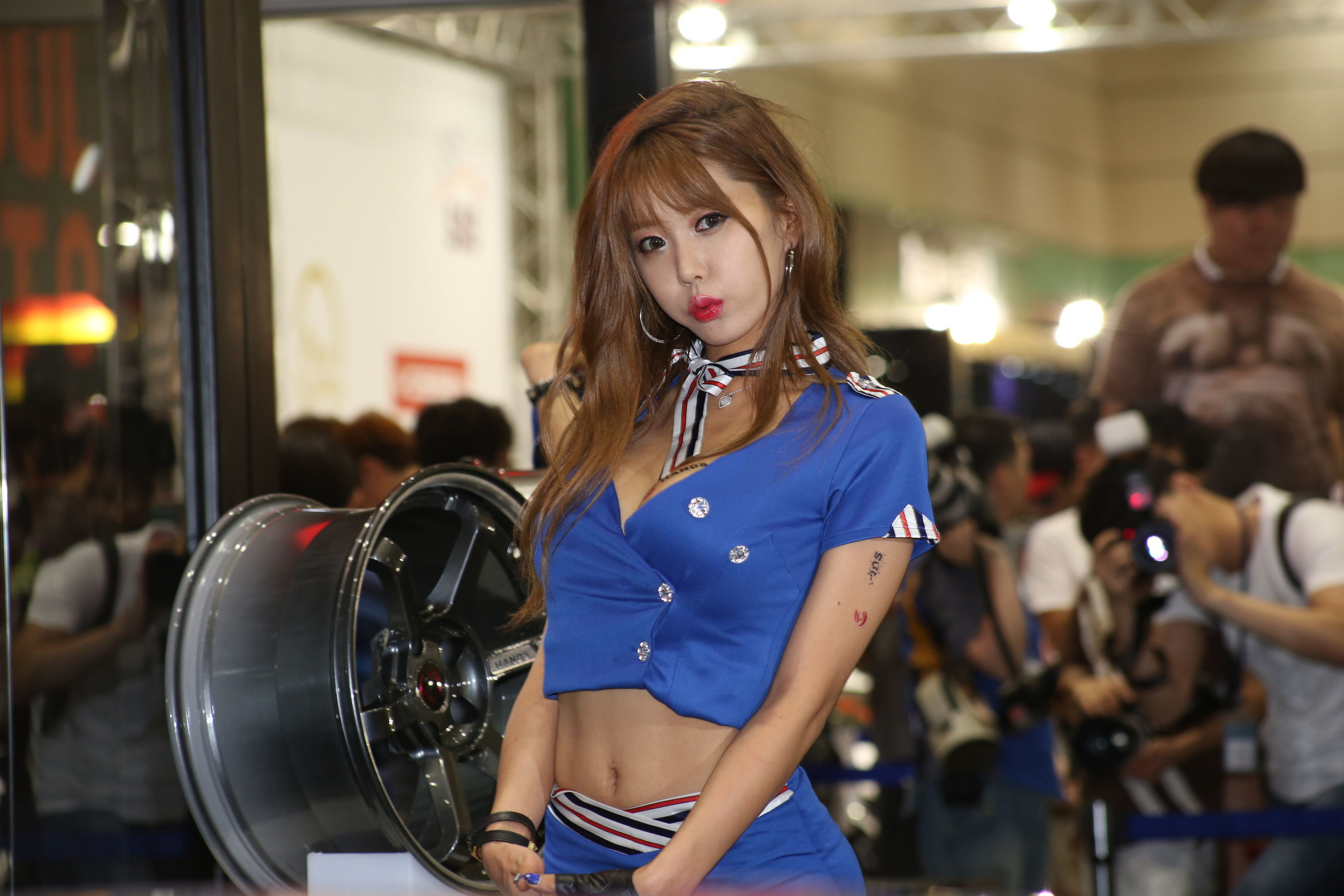 [韩国美女] 许允美 - 2014首尔汽车展-空姐制服系列  第17张