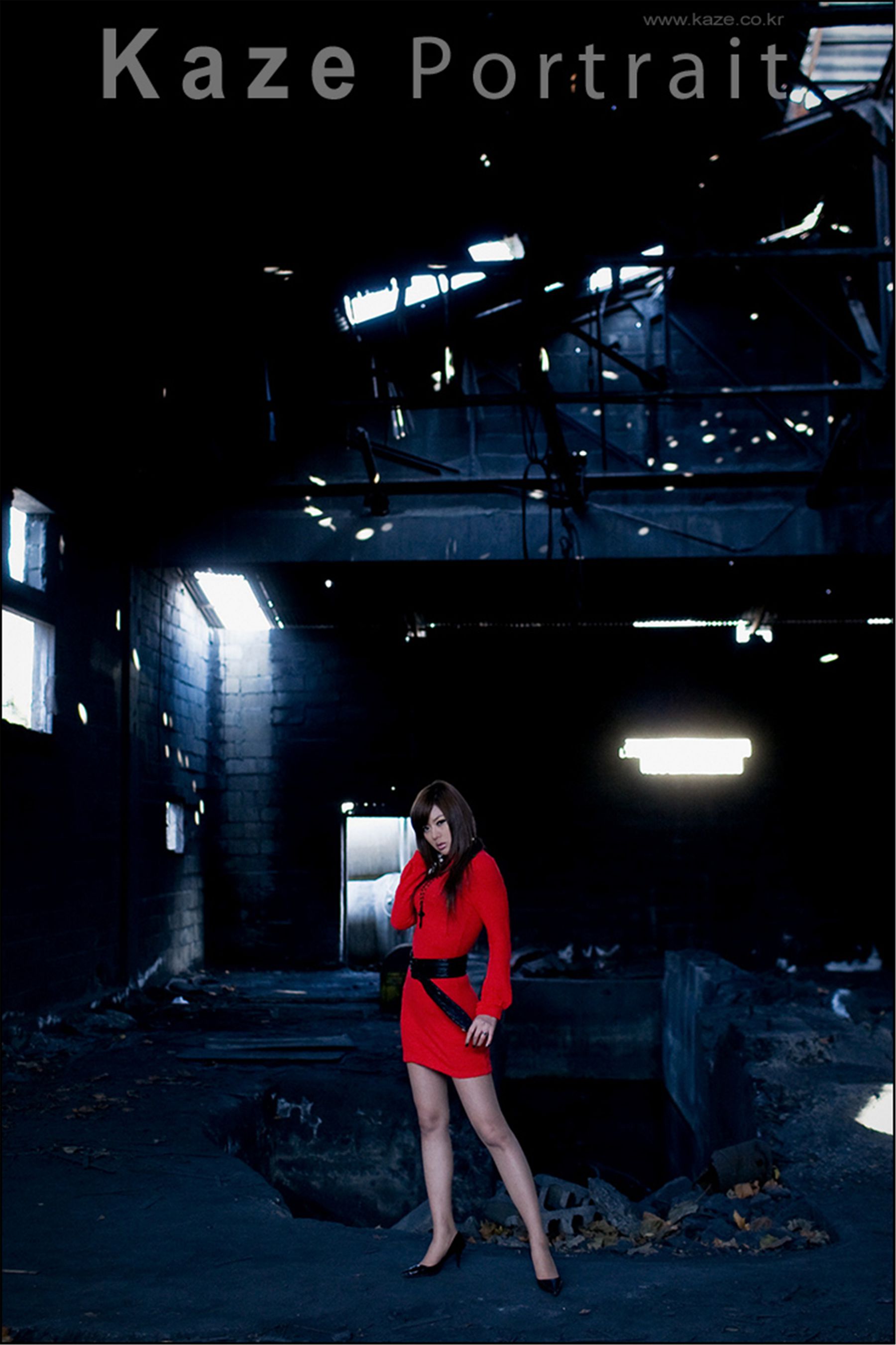 韩国模特黄美姬《废墟里的红衣美女》  第33张