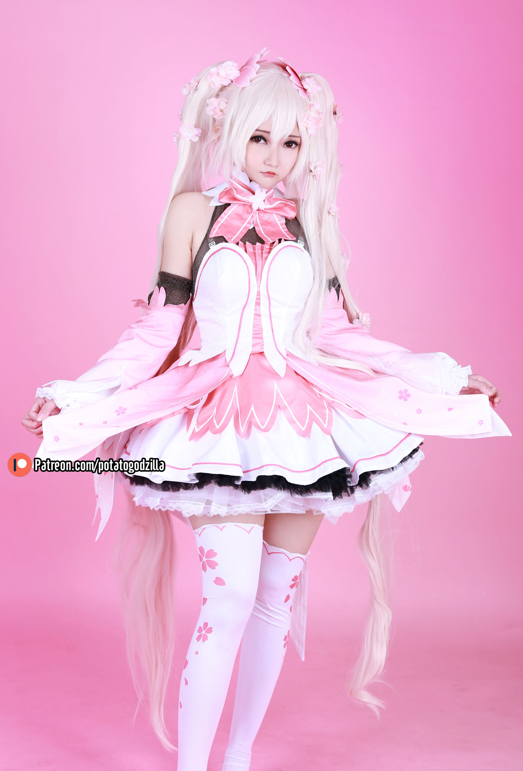  Coser小姐姐Potato Godzilla - Sakura Miku 第2张