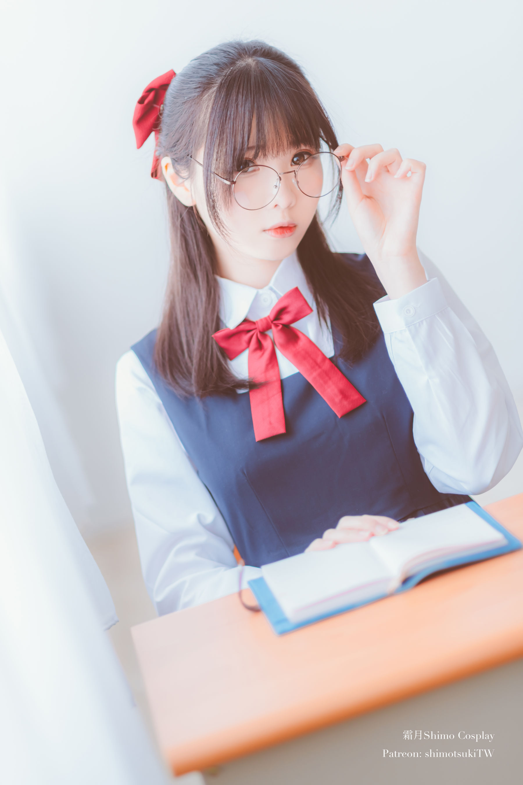  微博妹纸霜月shimo - JK校服的诱惑 第1张