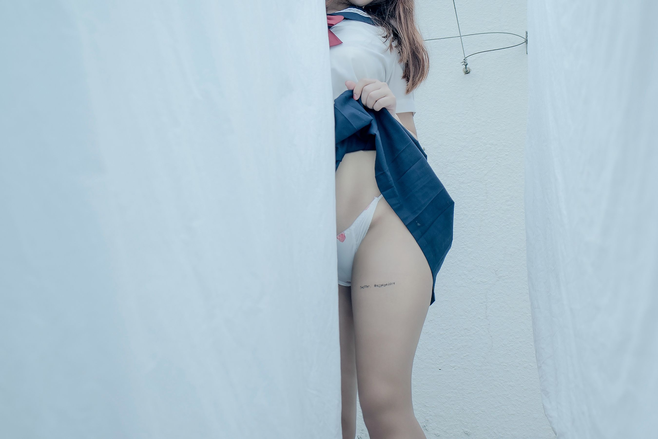  萌系小姐姐-白烨- - 天台 第13张