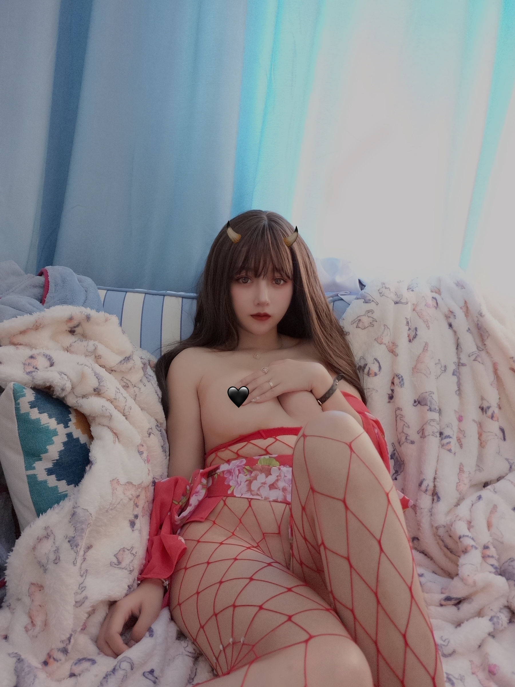  斗鱼米线线sama写真 - 红色网袜 第12张