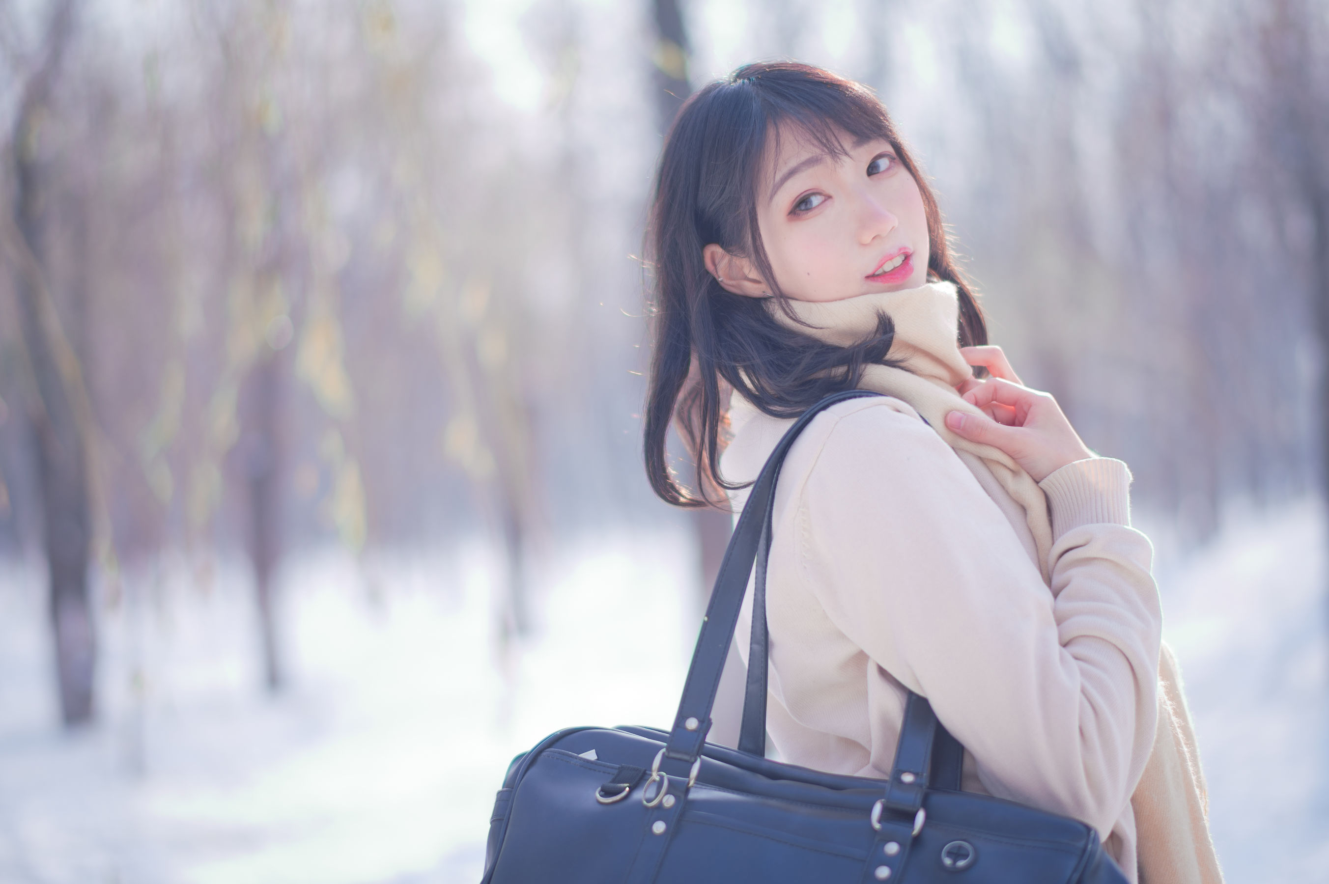  周叽是可爱兔兔 - 雪景JK 第3张