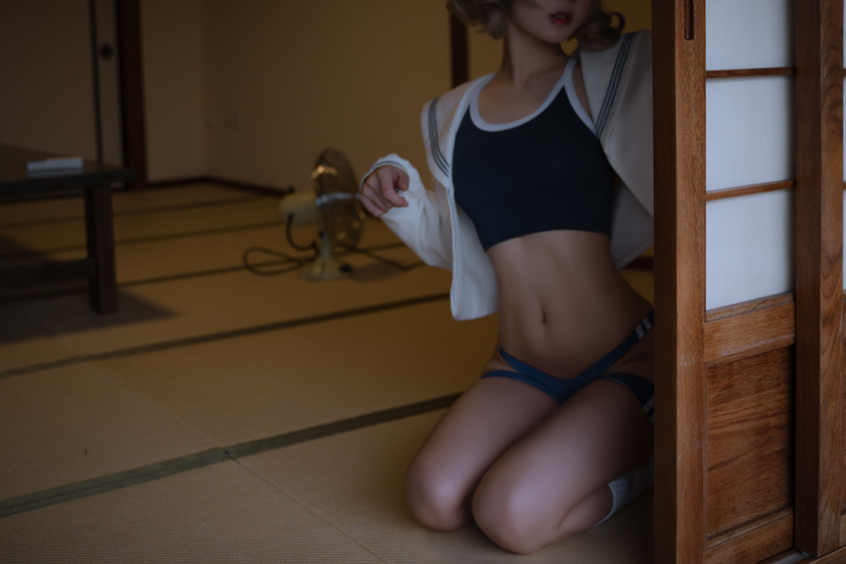 [网红COSER写真] 动漫博主阿包也是兔娘 - X型体操服  第9张