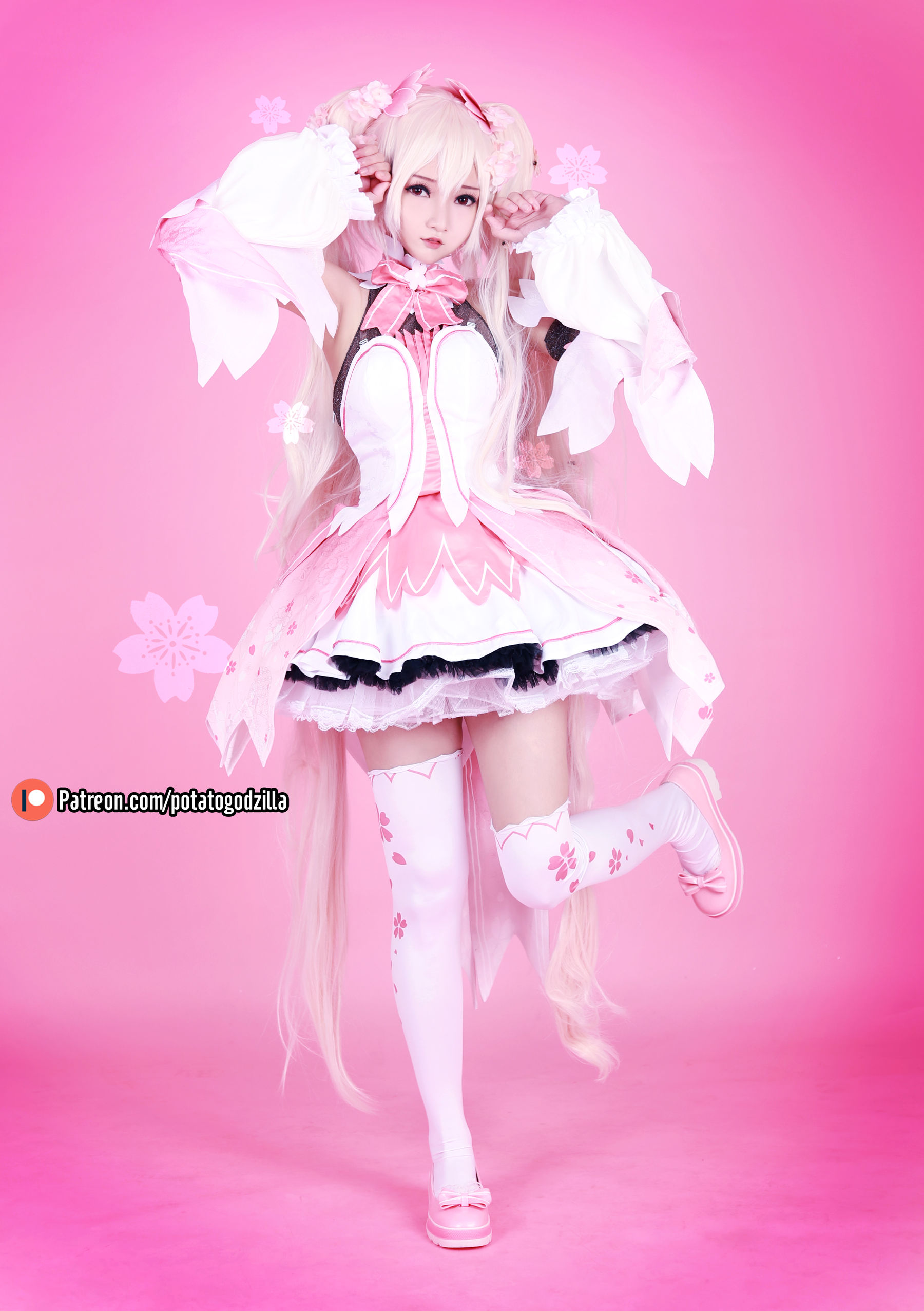  Coser小姐姐Potato Godzilla - Sakura Miku 第3张
