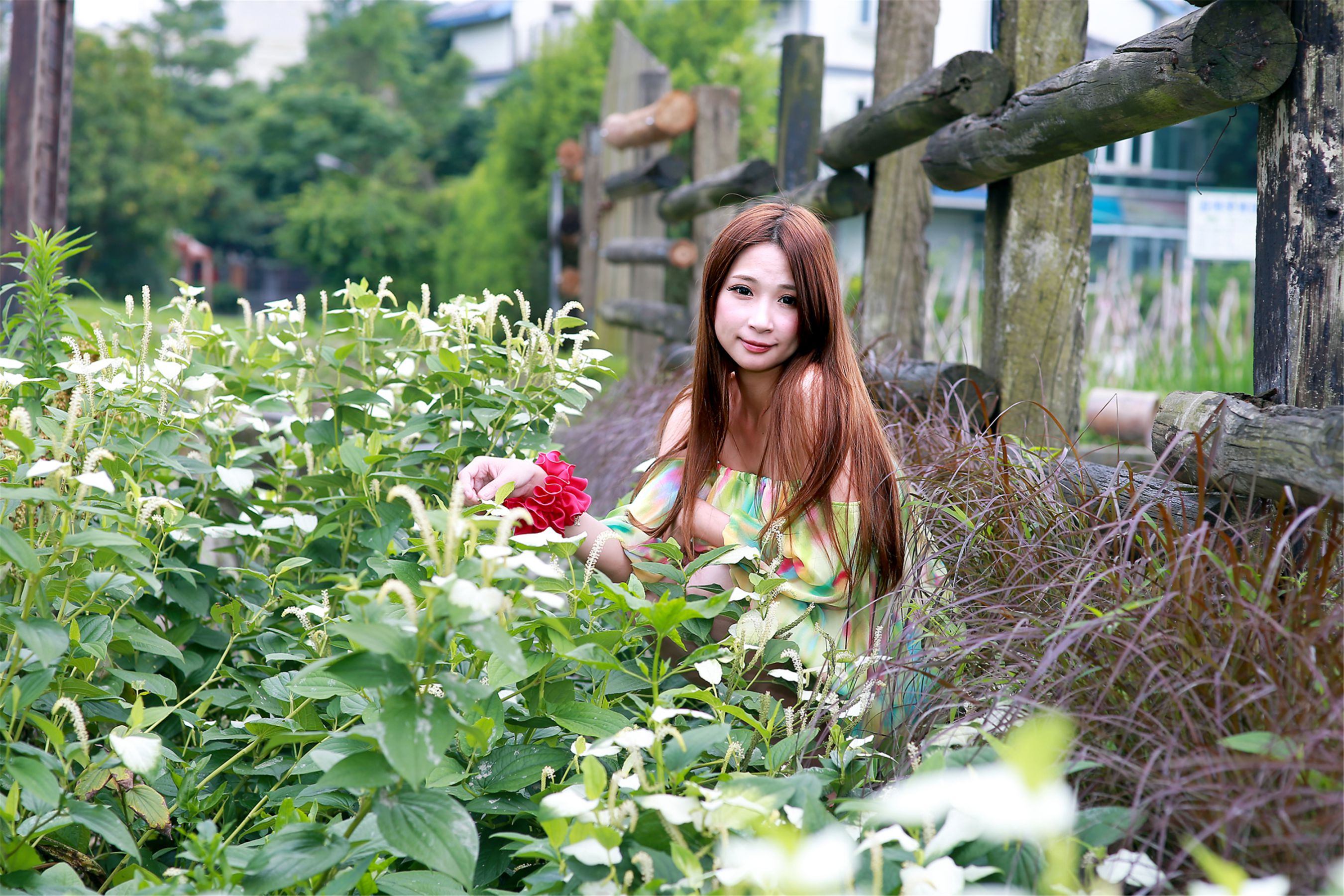 台湾妹子林小芭《春游踏青外拍》  第2张