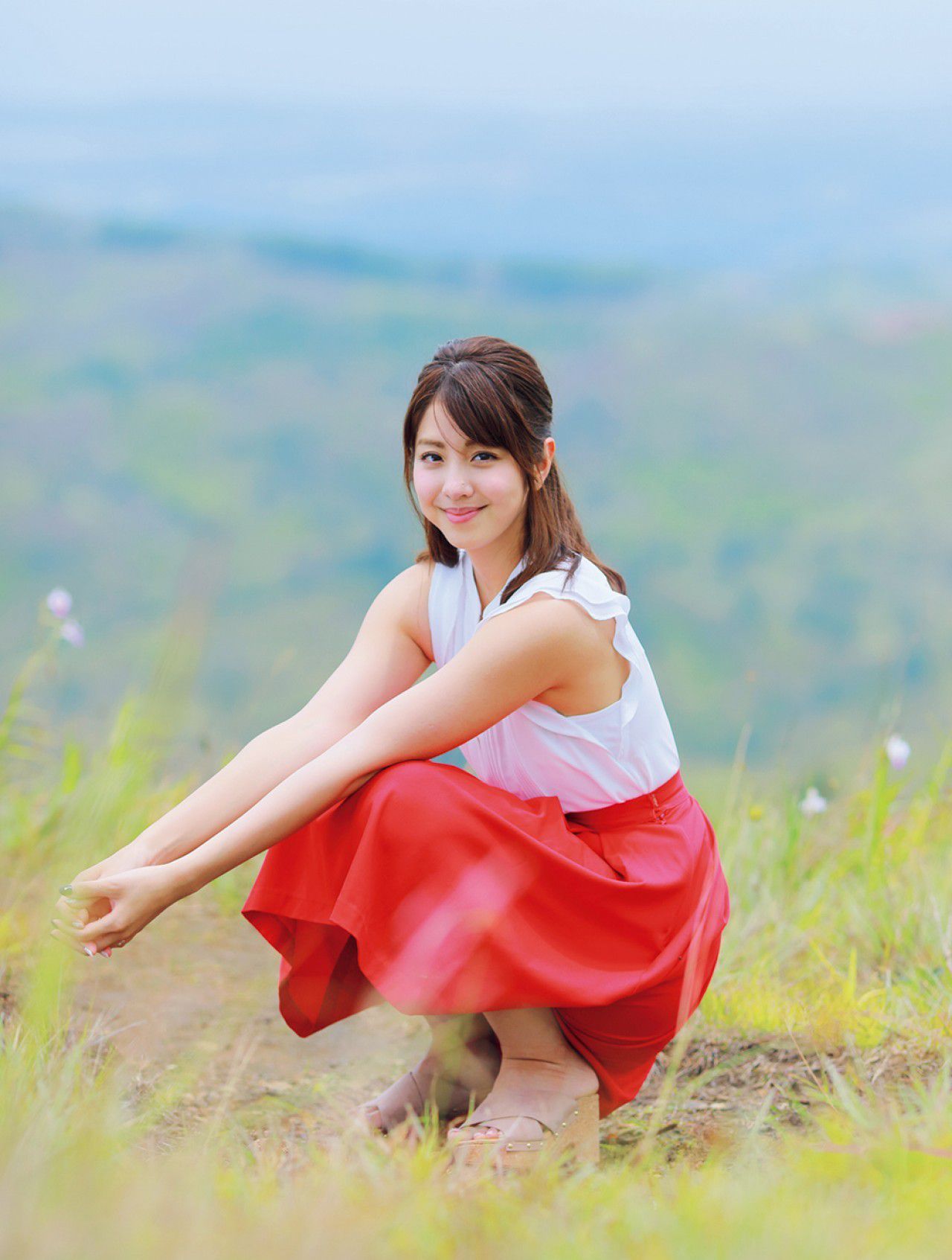 [FRIDAY] 2018.09.21 本郷杏 あんまり見ないて?ね 胸の谷間とむっちりヒッフ?  第3张