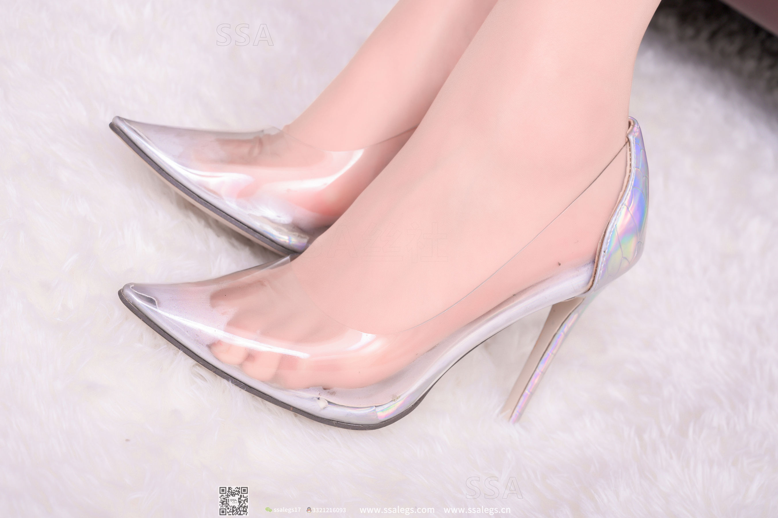 [SSA丝社]超清写真 No.310 素素 夕阳下的红裙美女丝袜美腿(上)  第27张