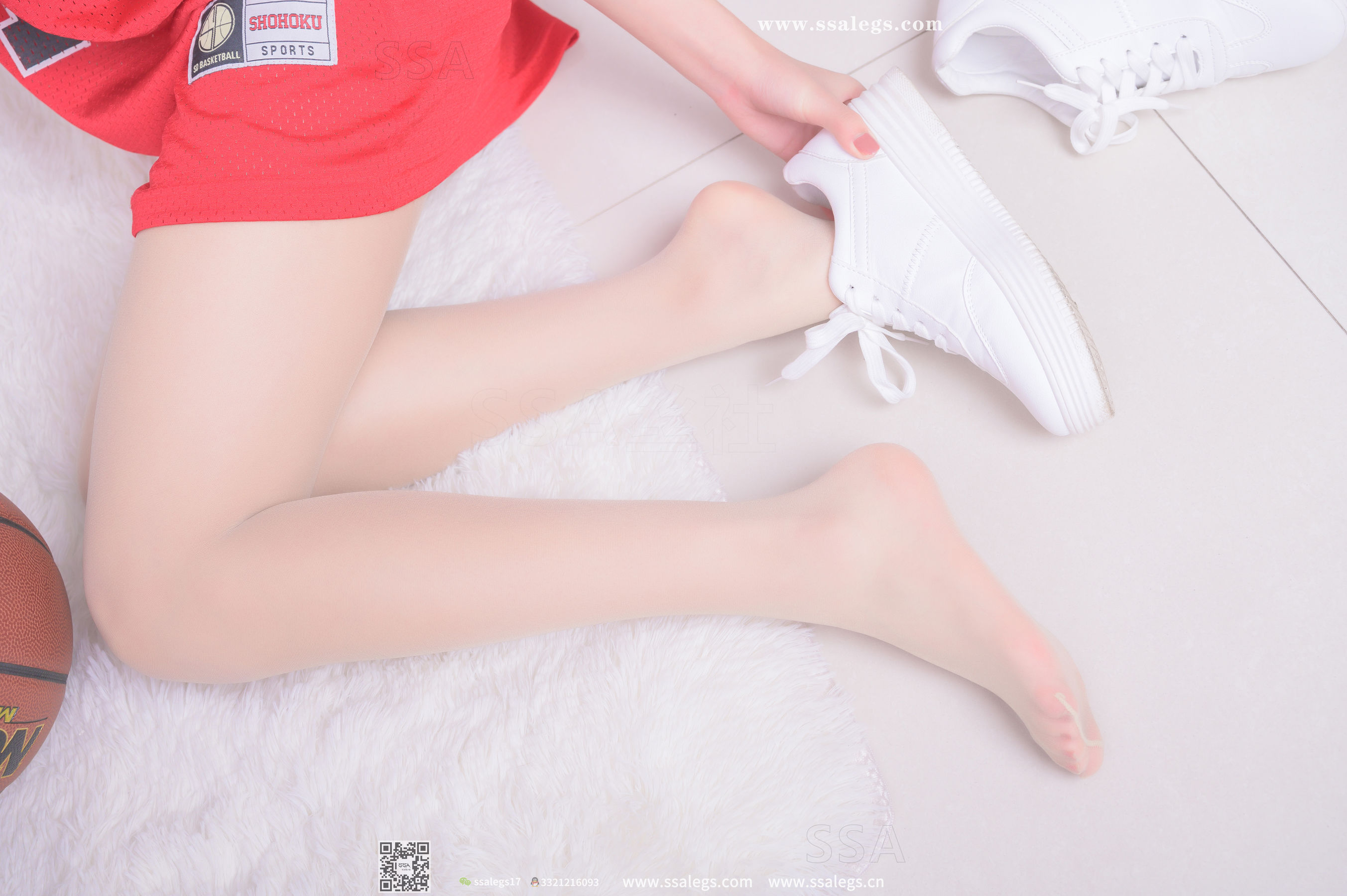 [SSA丝社]超清写真 No.325 素素 小姐姐放假在家穿丝袜陪你玩篮球(下)  第4张
