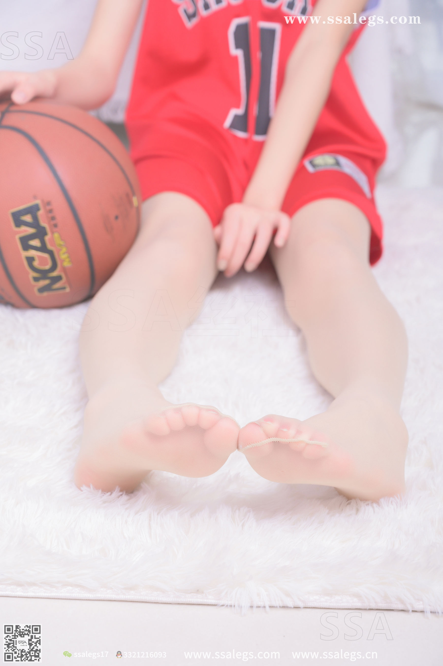 [SSA丝社]超清写真 No.325 素素 小姐姐放假在家穿丝袜陪你玩篮球(下)  第12张