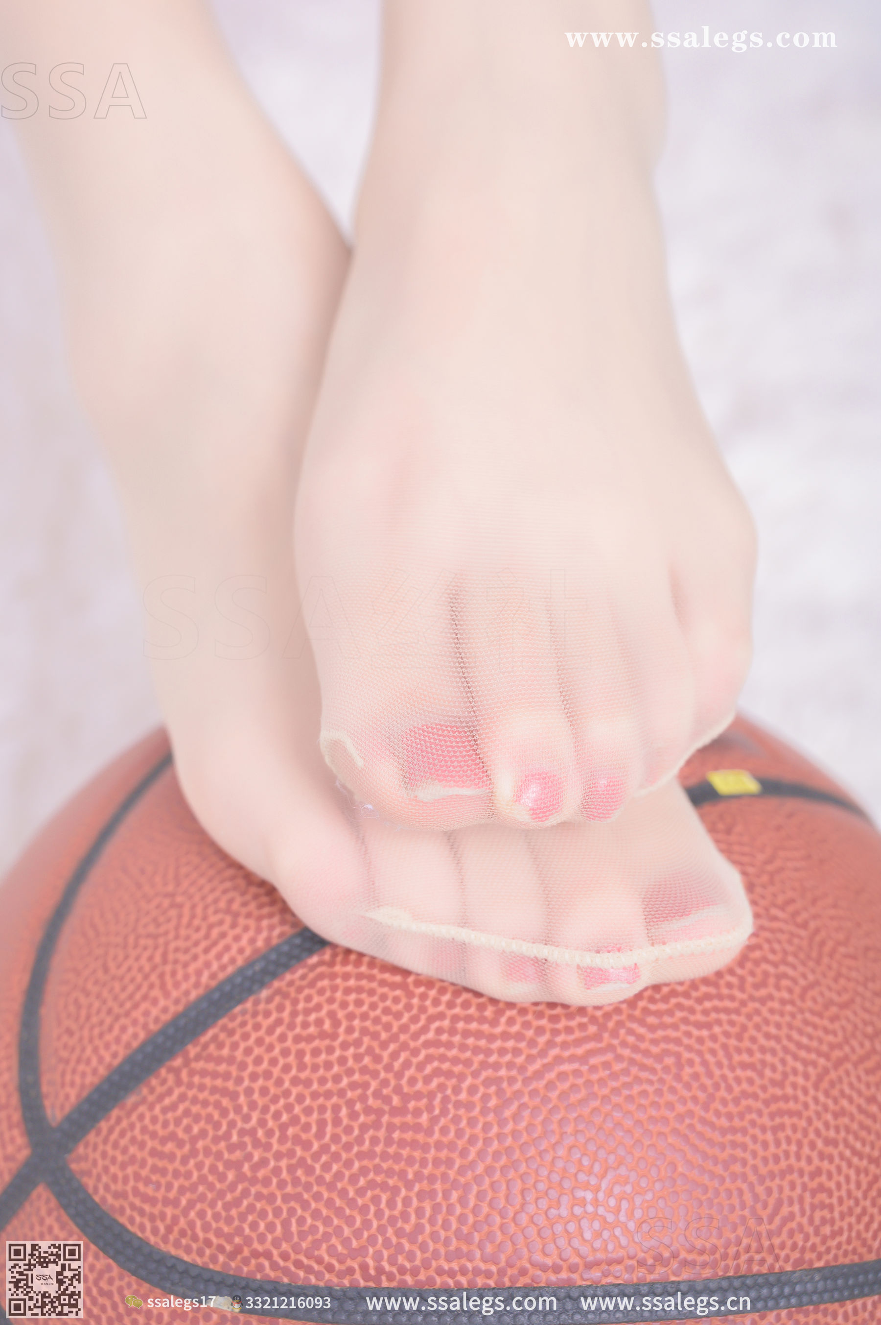 [SSA丝社]超清写真 No.325 素素 小姐姐放假在家穿丝袜陪你玩篮球(下)  第17张