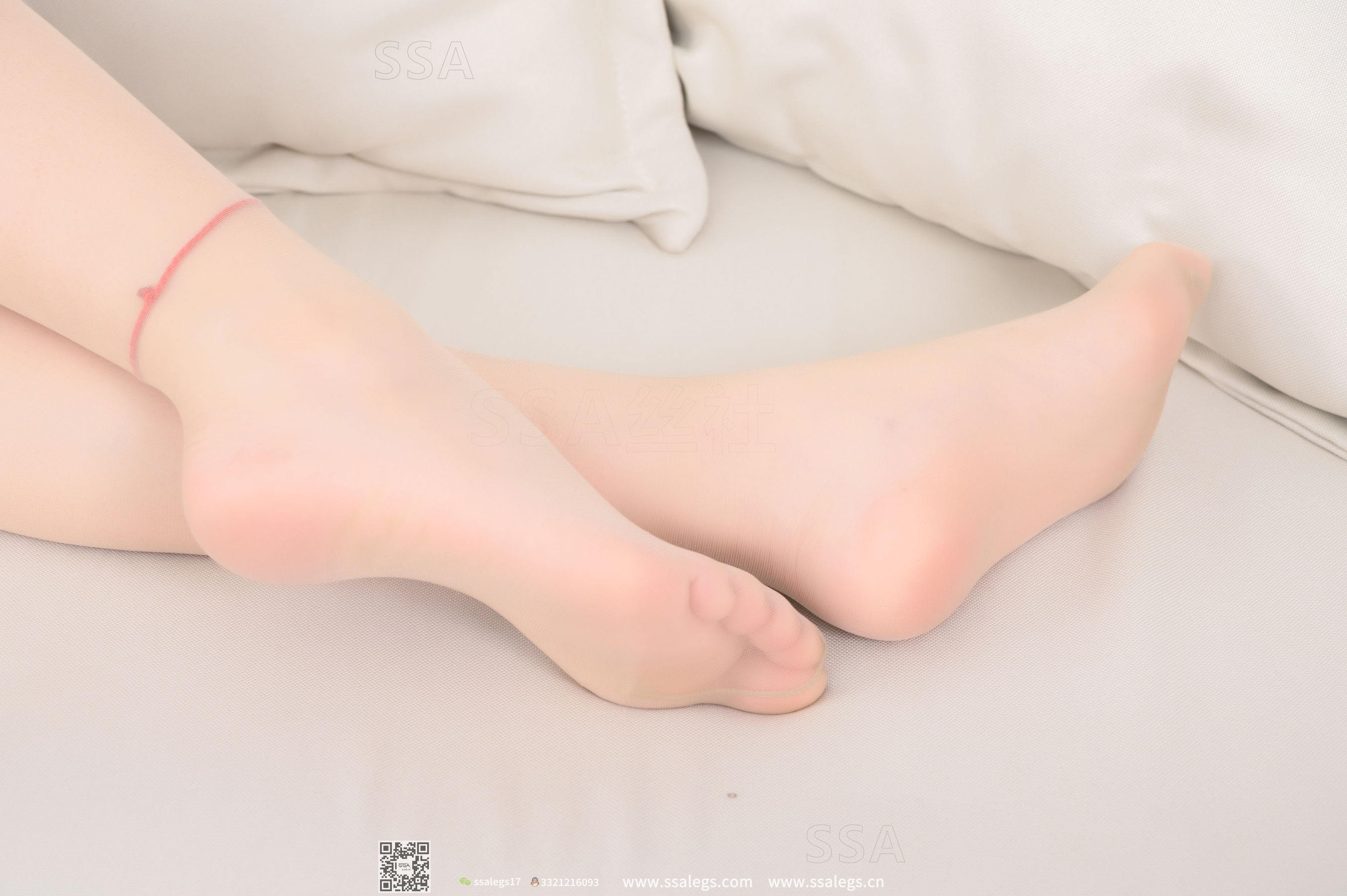 [SSA丝社]超清写真 No.297 蜜桃 笑容治愈系少女的肉丝袜毛衣裙(下)  第140张