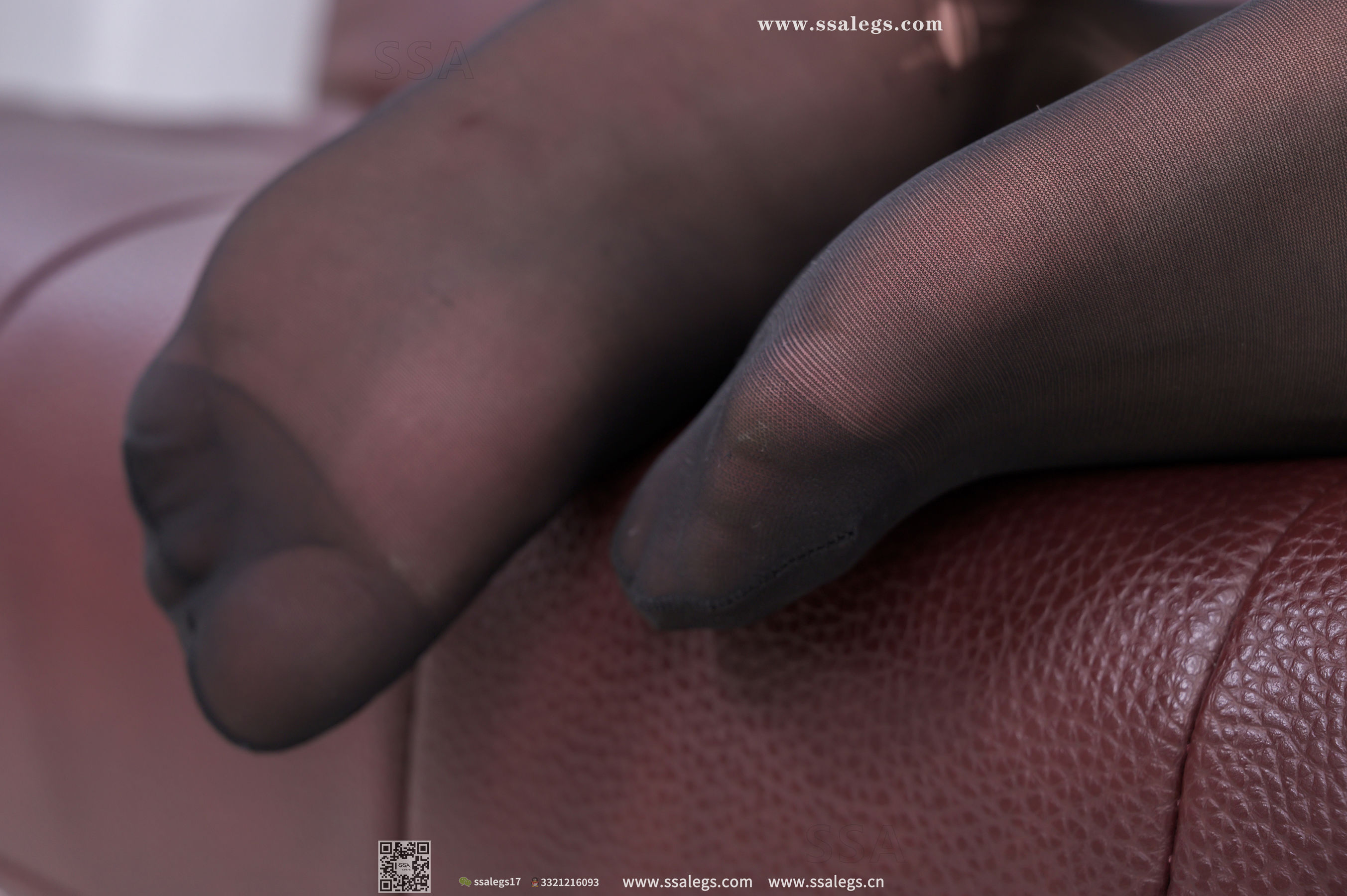 [SSA丝社]超清写真 No.319 素素 夜深了，记得还有我的黑丝陪着你(下)  第19张