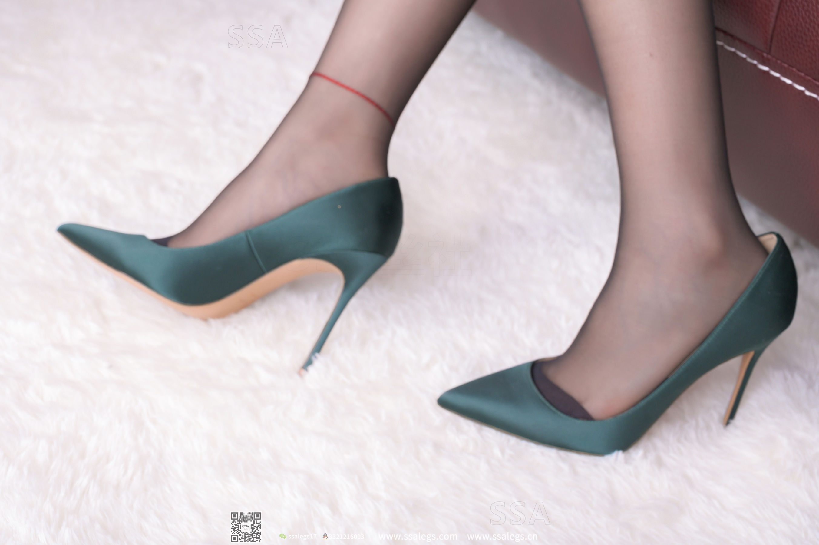 [SSA丝社]超清写真 No.304 蜜桃 回家的少女美腿黑丝诱惑(上)  第7张