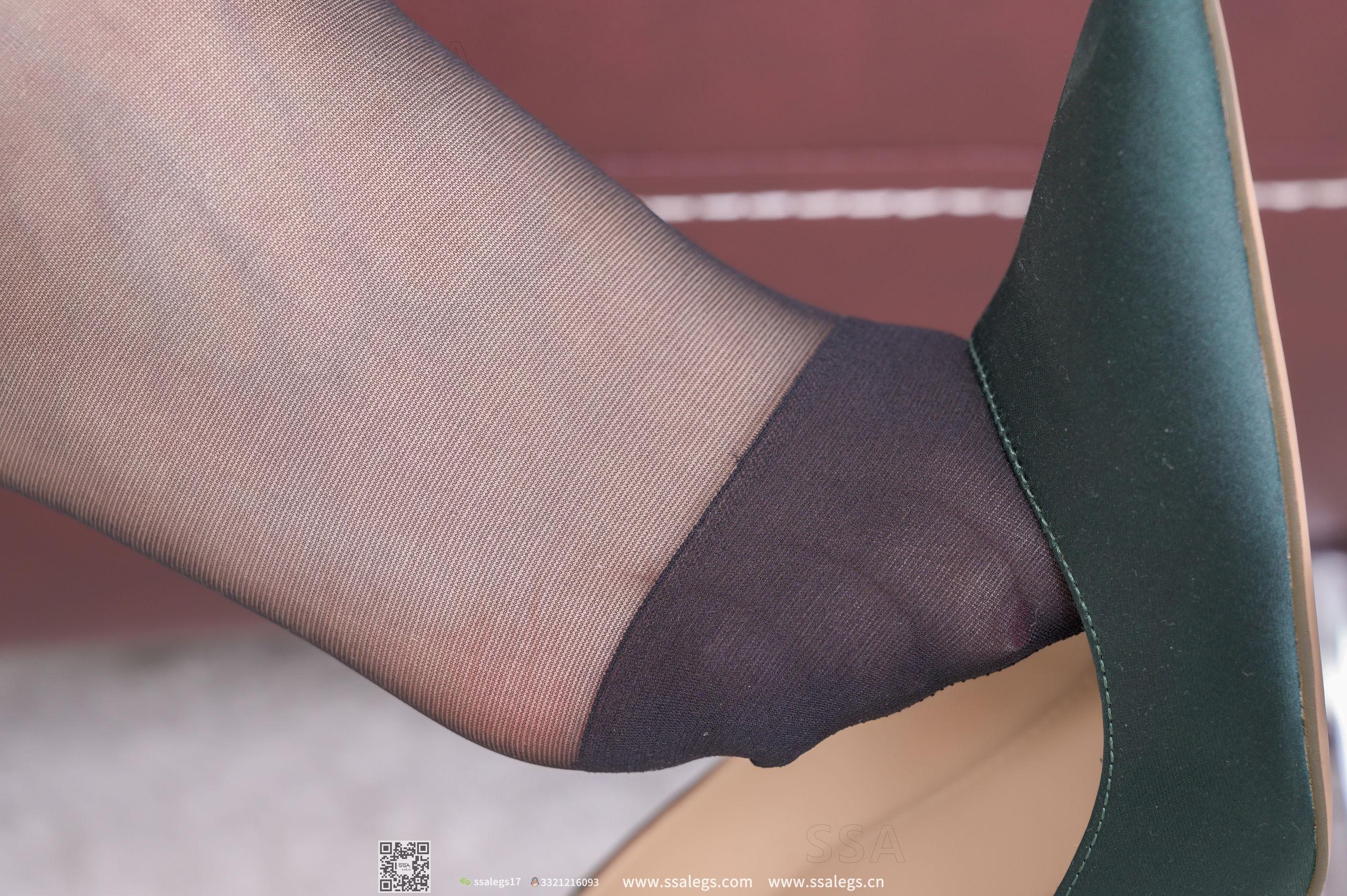 [SSA丝社]超清写真 No.304 蜜桃 回家的少女美腿黑丝诱惑(上)  第11张