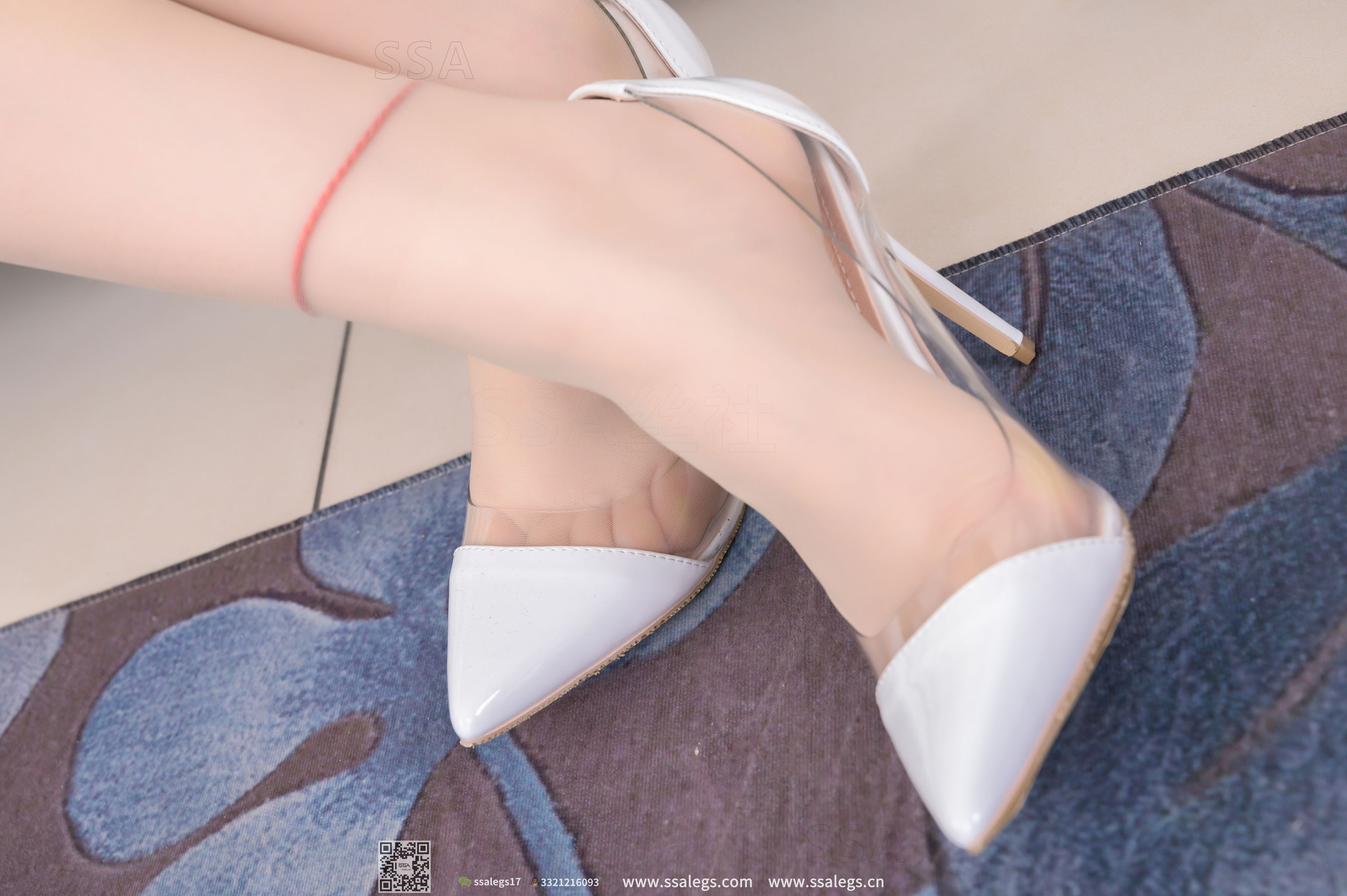 [SSA丝社]超清写真 No.296 蜜桃 笑容治愈系少女的肉丝袜毛衣裙(上)  第13张