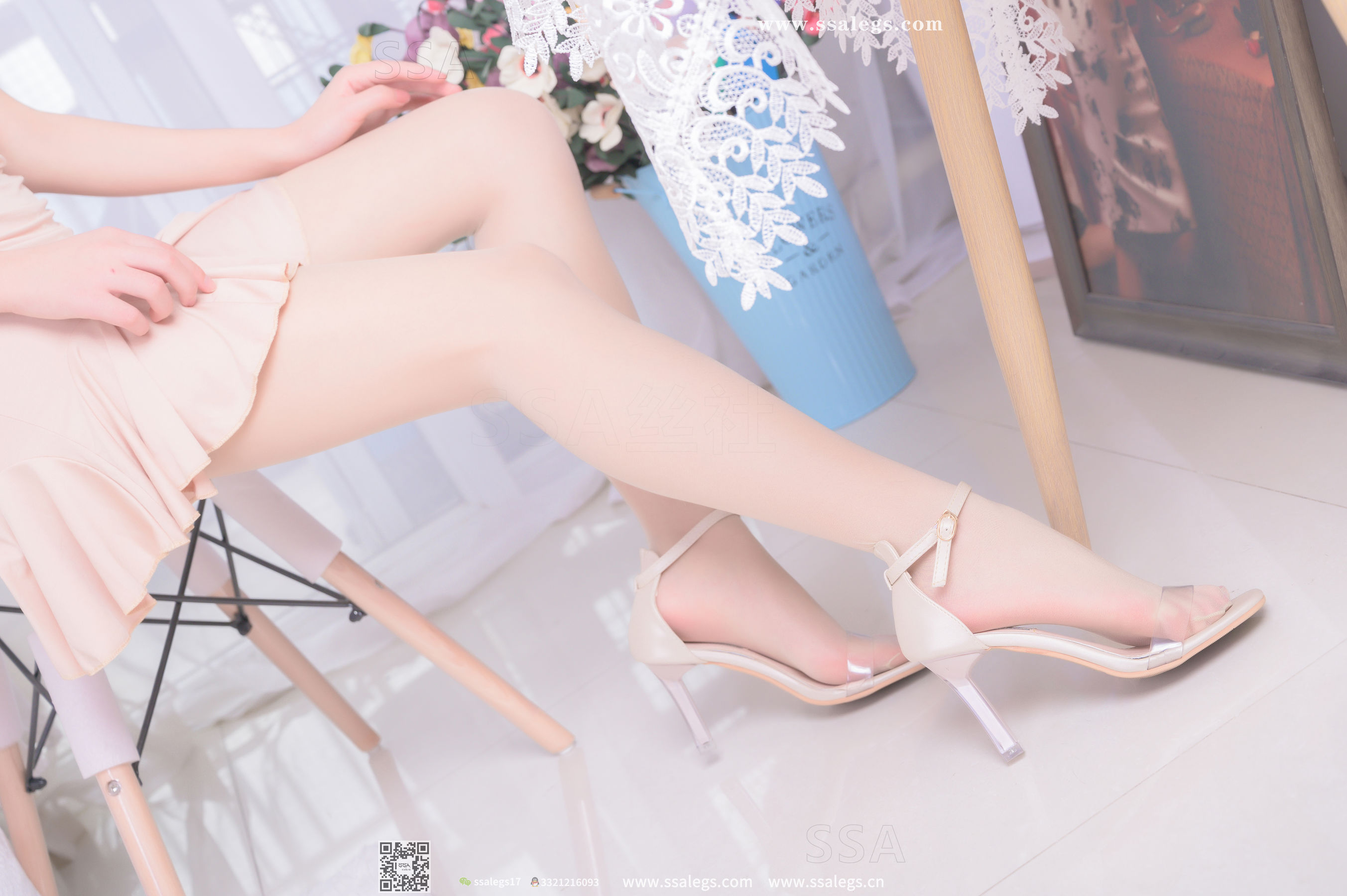 [SSA丝社]超清写真 No.340 素素 画师少女的透明高跟鞋肉丝袜(上)  第9张