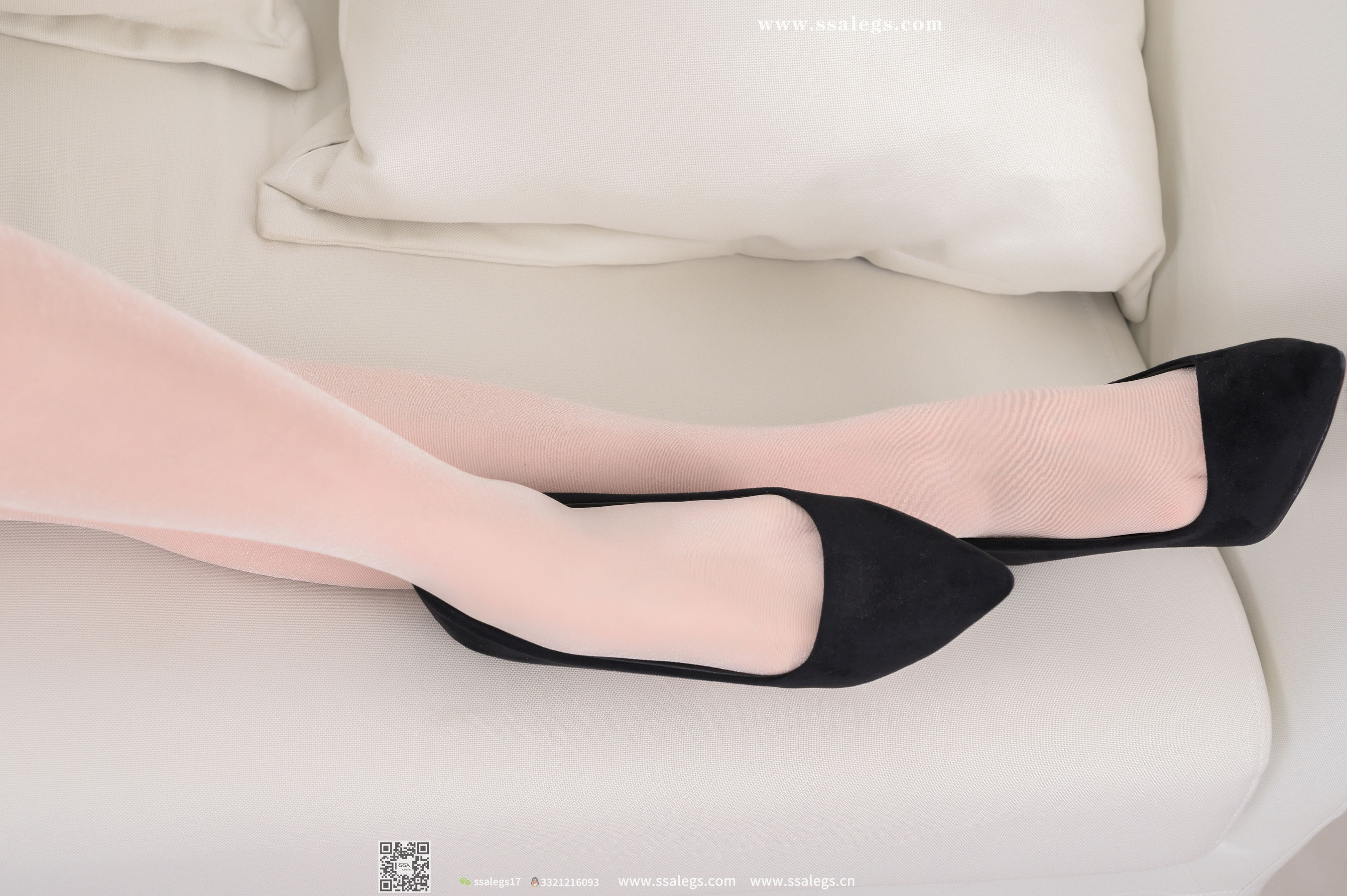 [SSA丝社]超清写真 No.387 素素 吊带短裙下亮闪闪开档肉丝(上)  第36张