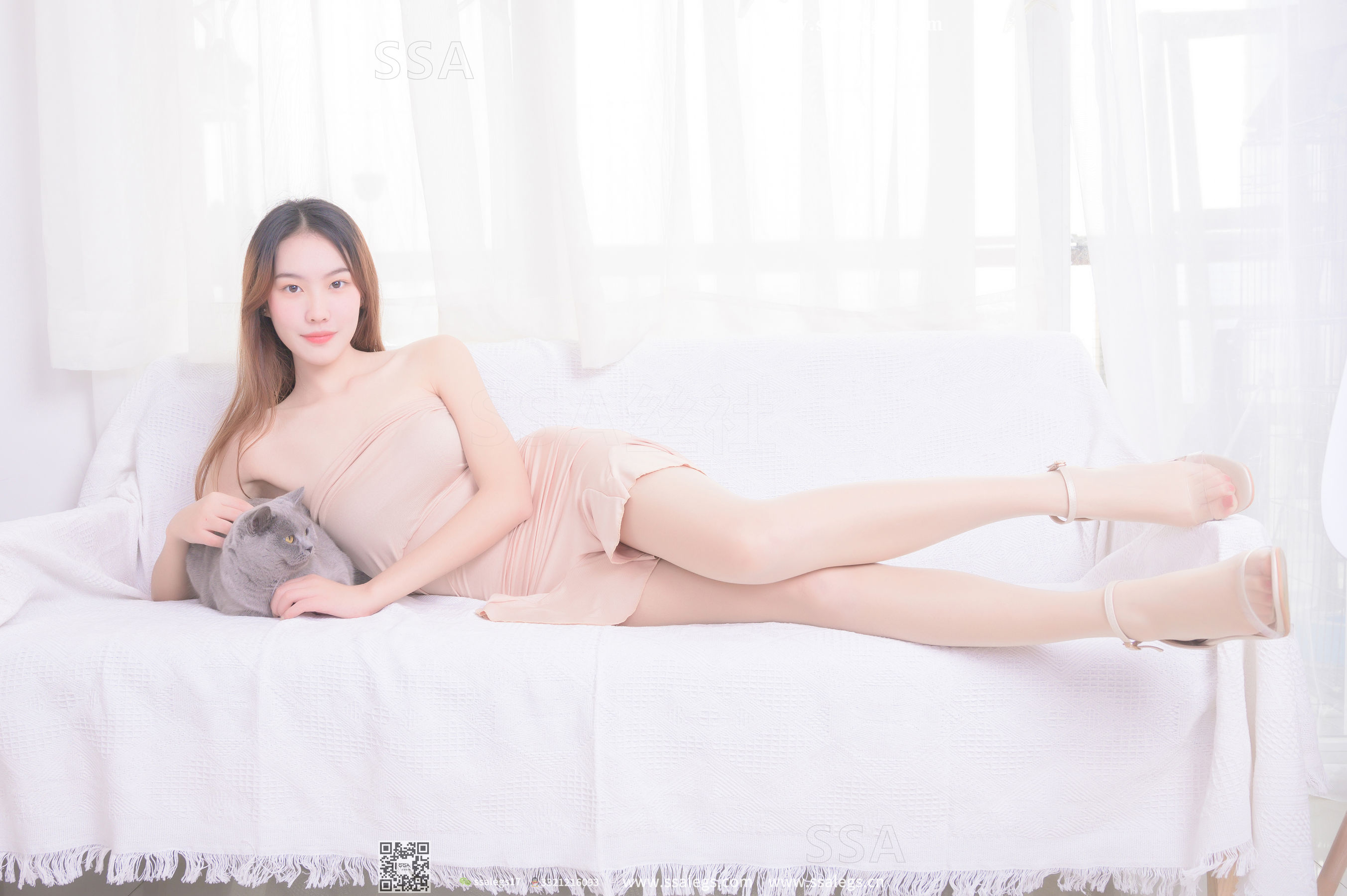 [SSA丝社]超清写真 No.340 素素 画师少女的透明高跟鞋肉丝袜(上)  第19张