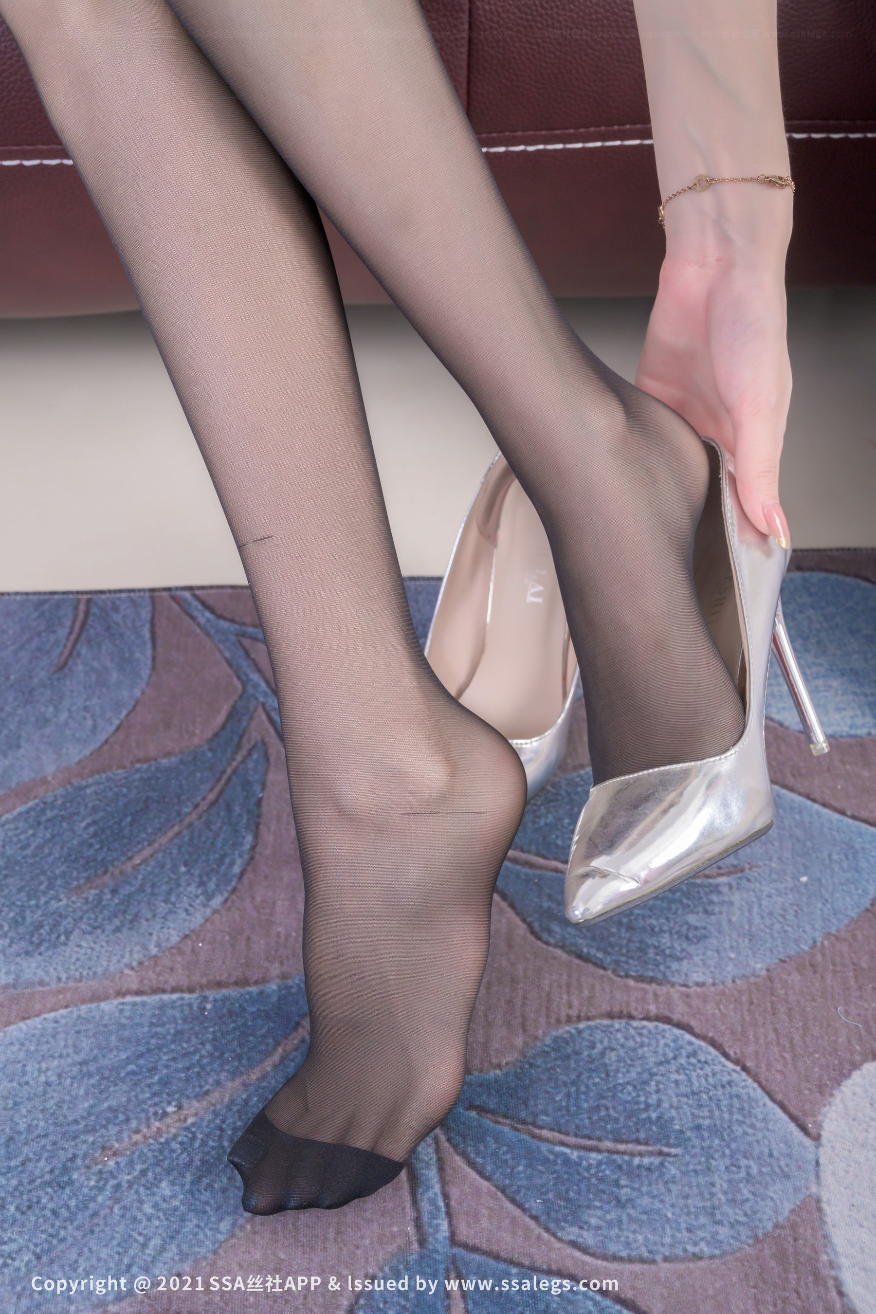 [SSA丝社]超清写真 No.703 模特浮雪 黑丝美脚（下）  第3张