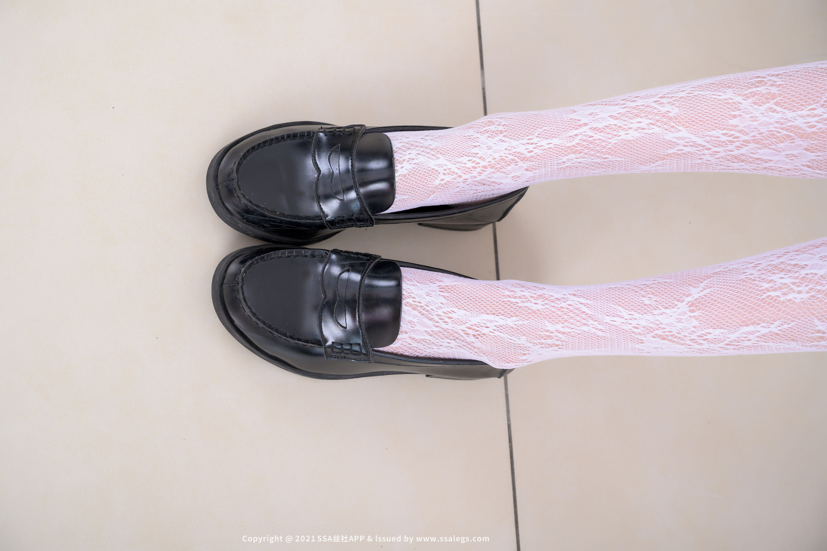 [SSA丝社]超清写真 No.676 腿模团团 白色网袜（上）  第3张