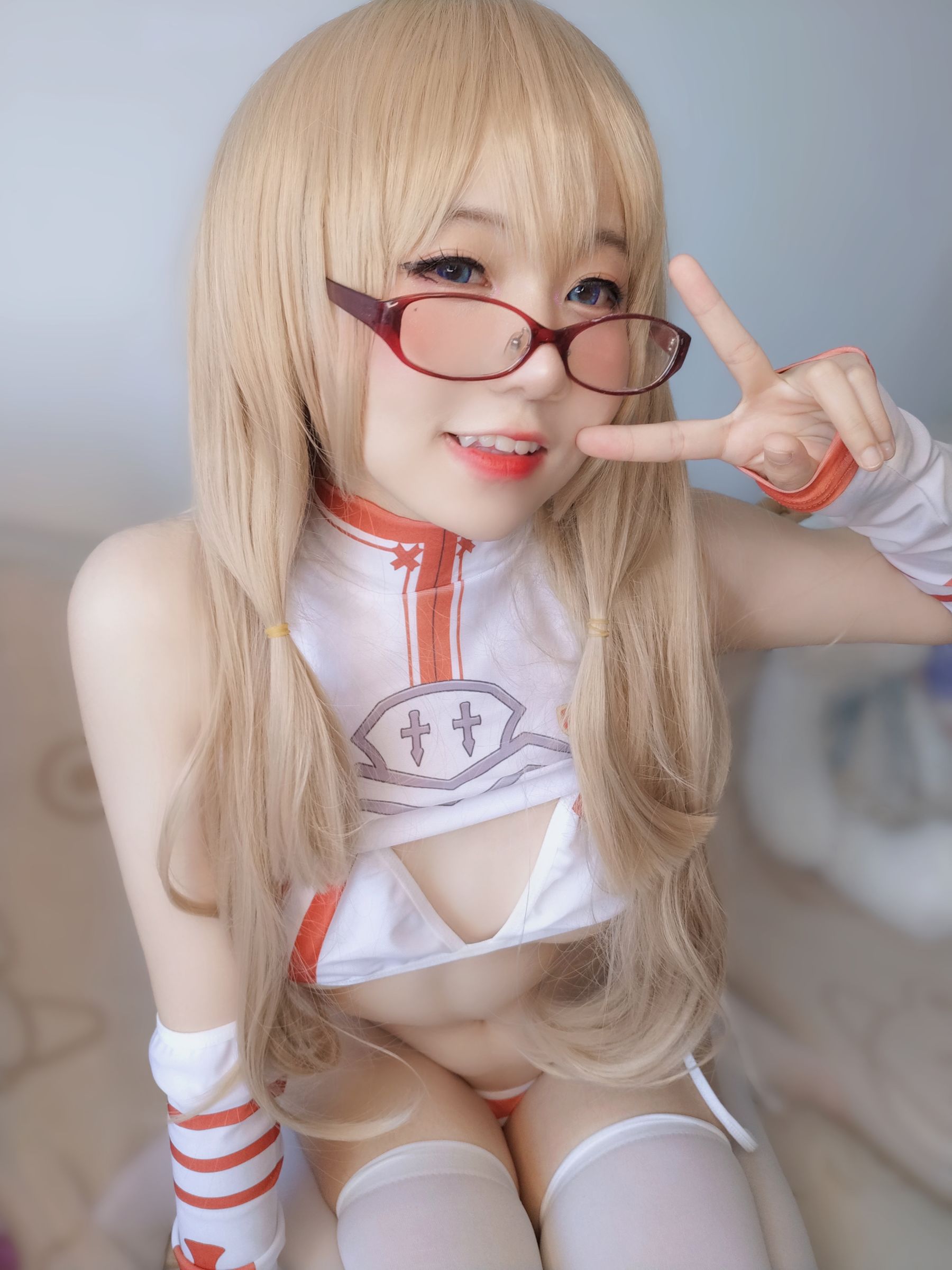 [福利COS] 萌妹子Coser摇摇乐yoyo fantia  情趣白丝制服诱惑 第20张