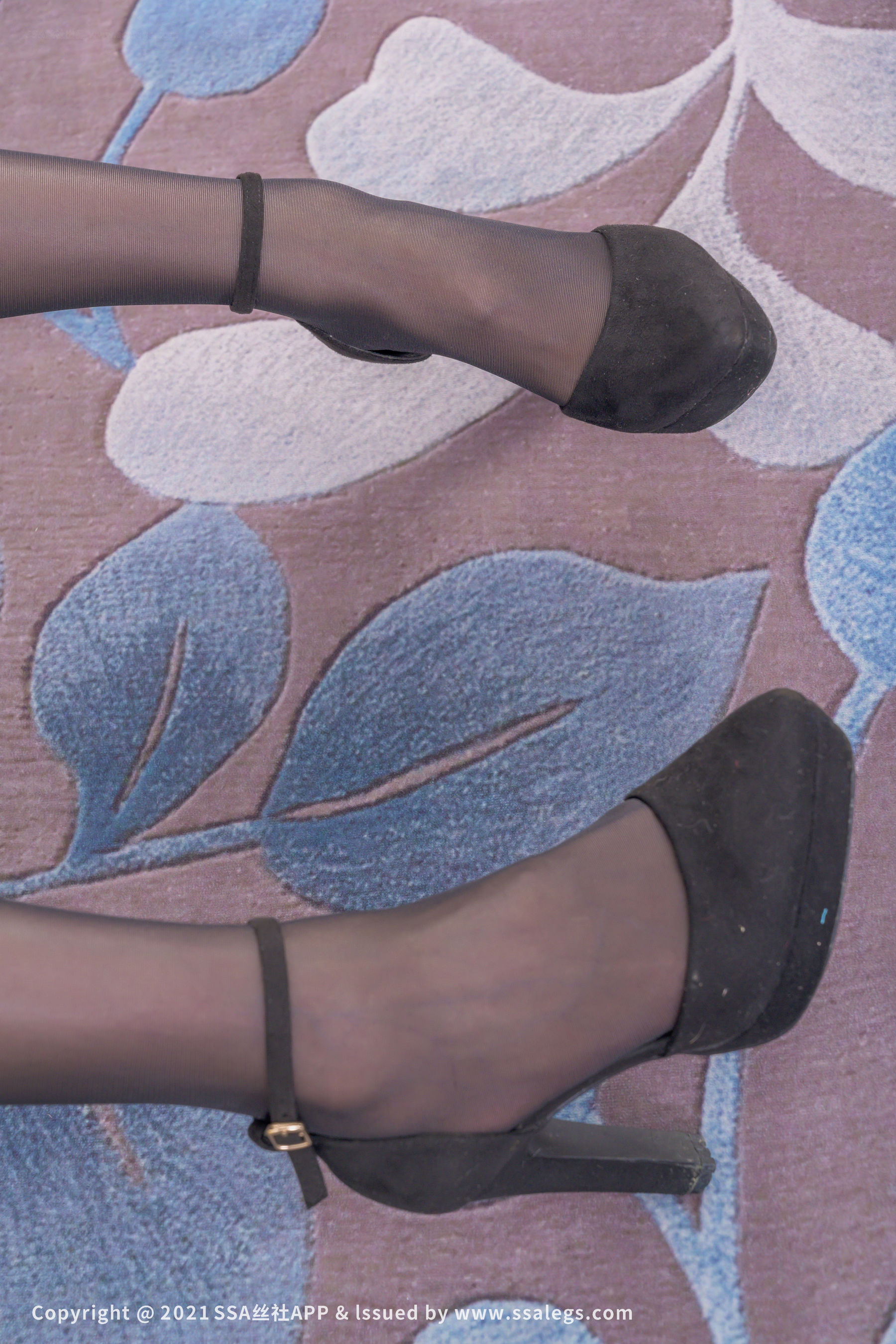 [SSA丝社]超清写真 No.728 晶晶 腿模晶晶的超短裙黑丝袜（上）  第7张