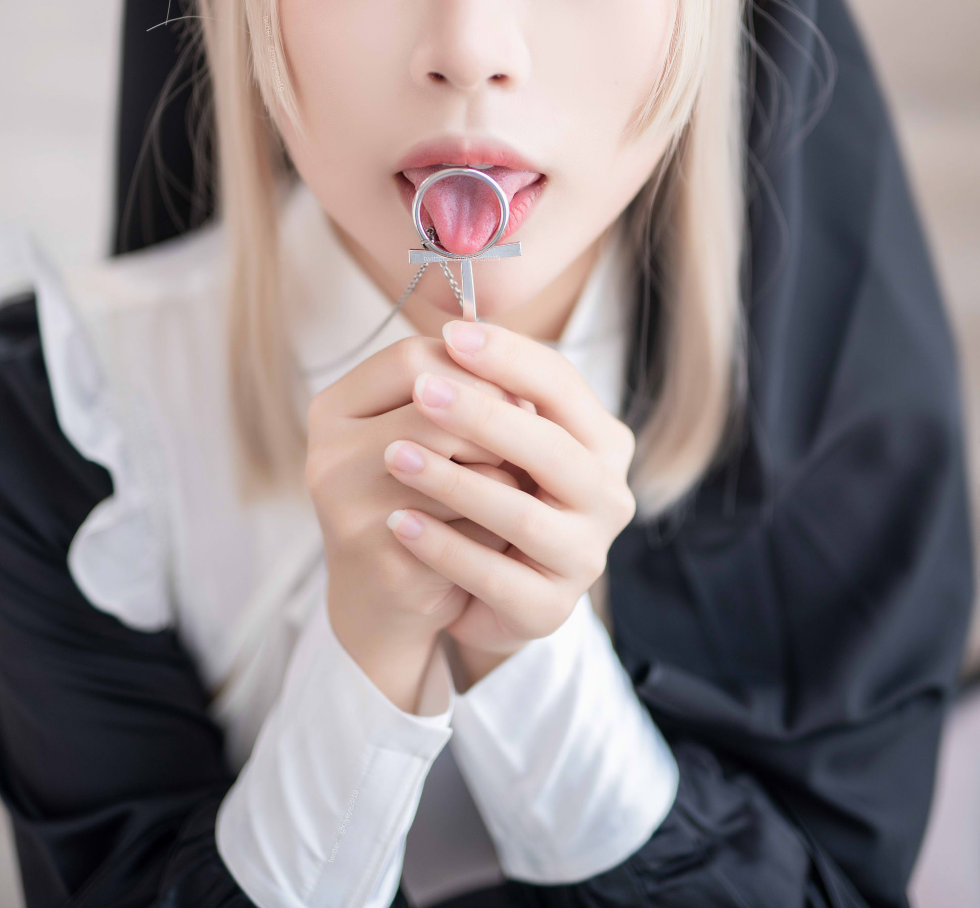 [福利COS] 萌系小姐姐-白烨- - 禁x欲修女  第7张