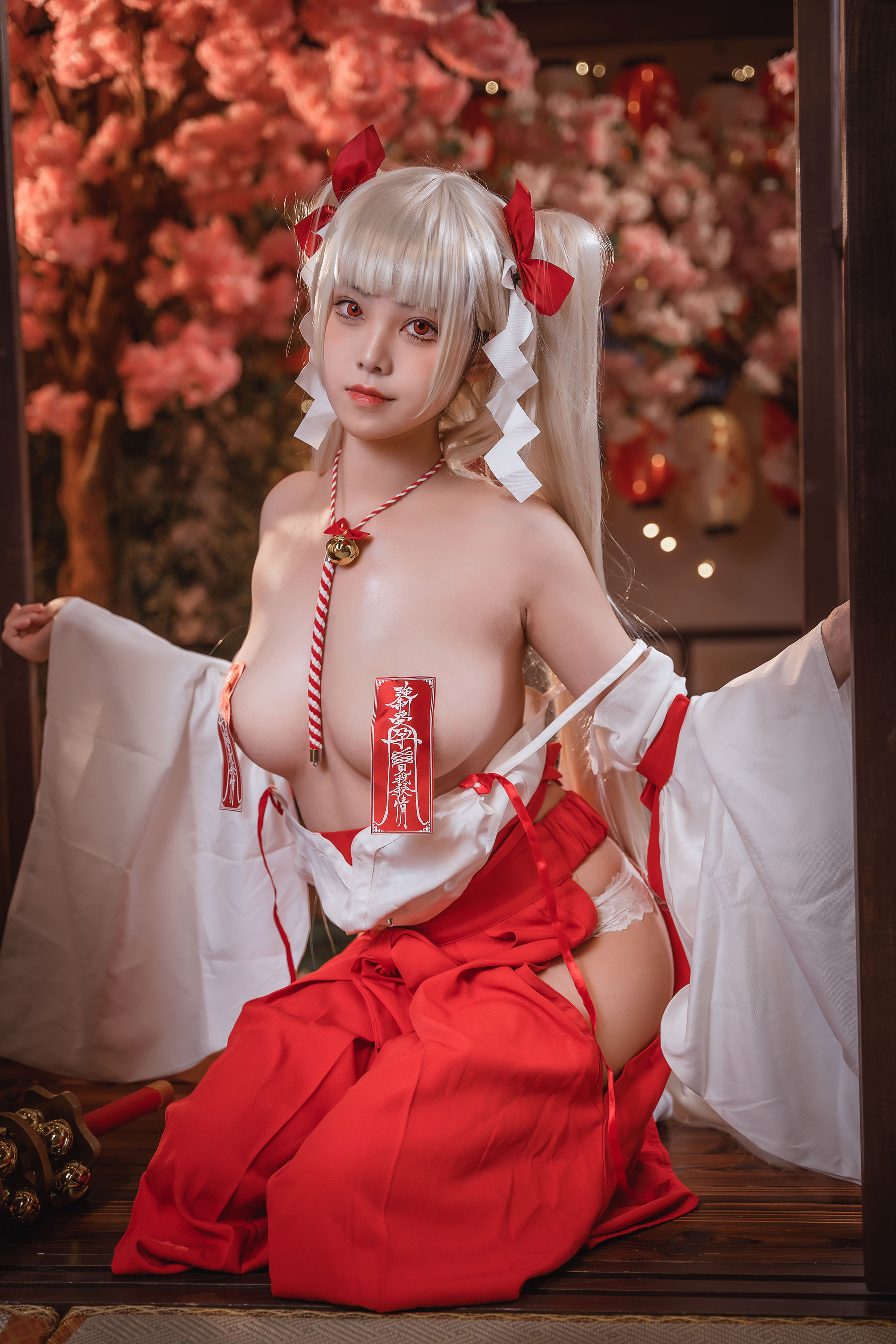 [福利COS] 萌系小姐姐蜜汁猫裘 - 可畏巫女  第5张