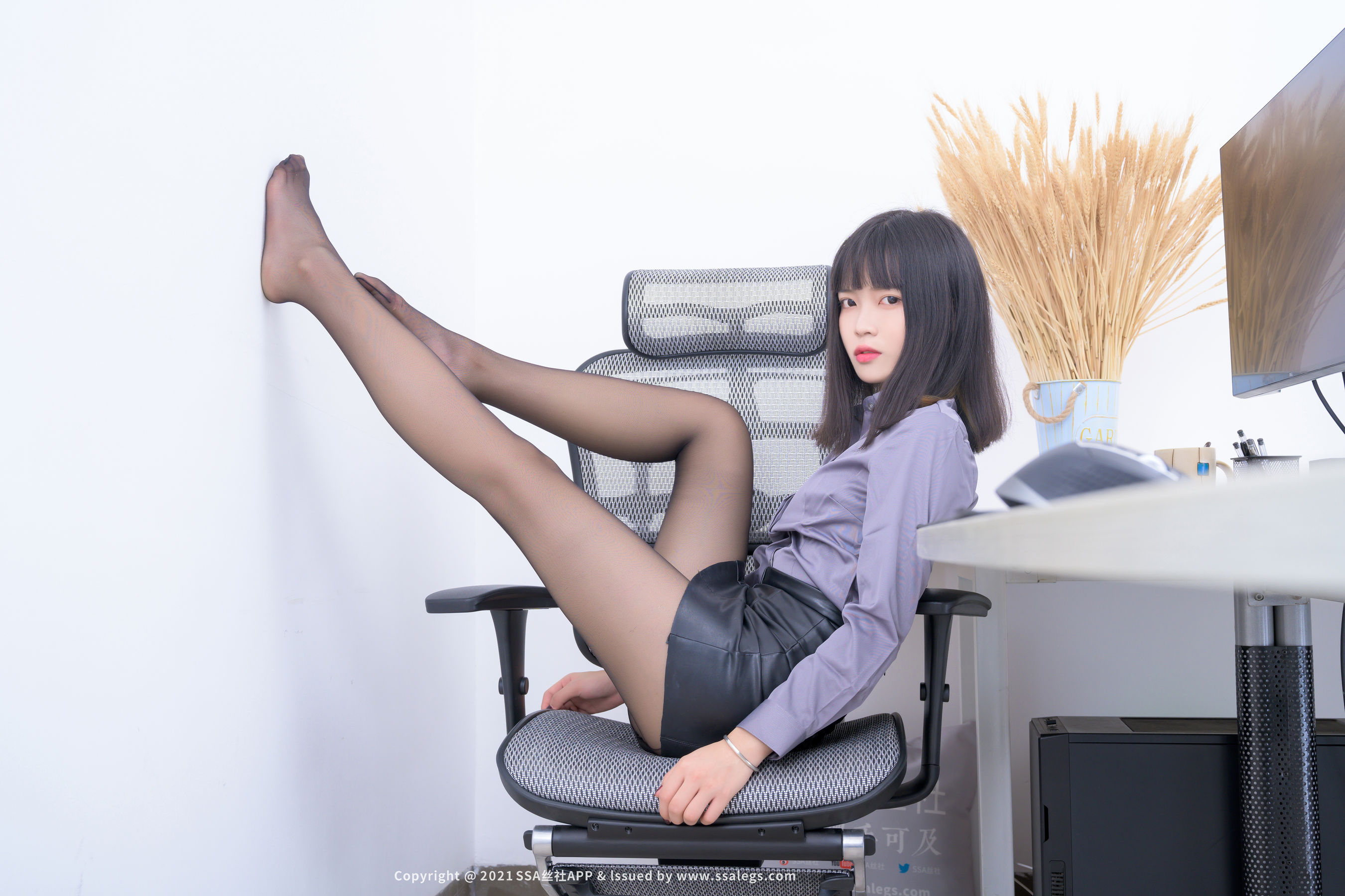 [丝社SSA]超清写真 No.749 模特丹丹的黑丝袜OL（下）  第10张