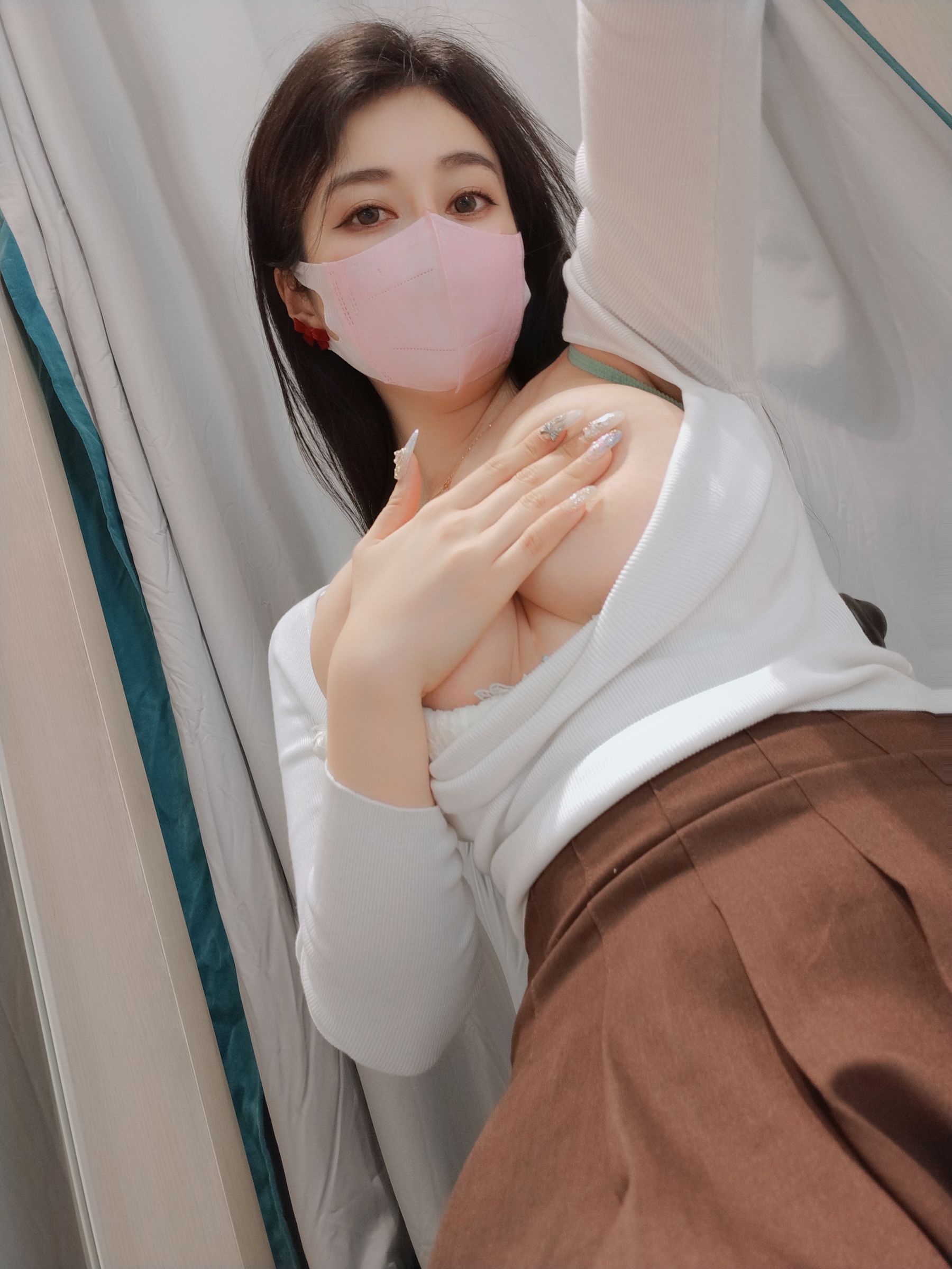 [网红COSER] Coser小姐姐白银 - 更衣室  第5张