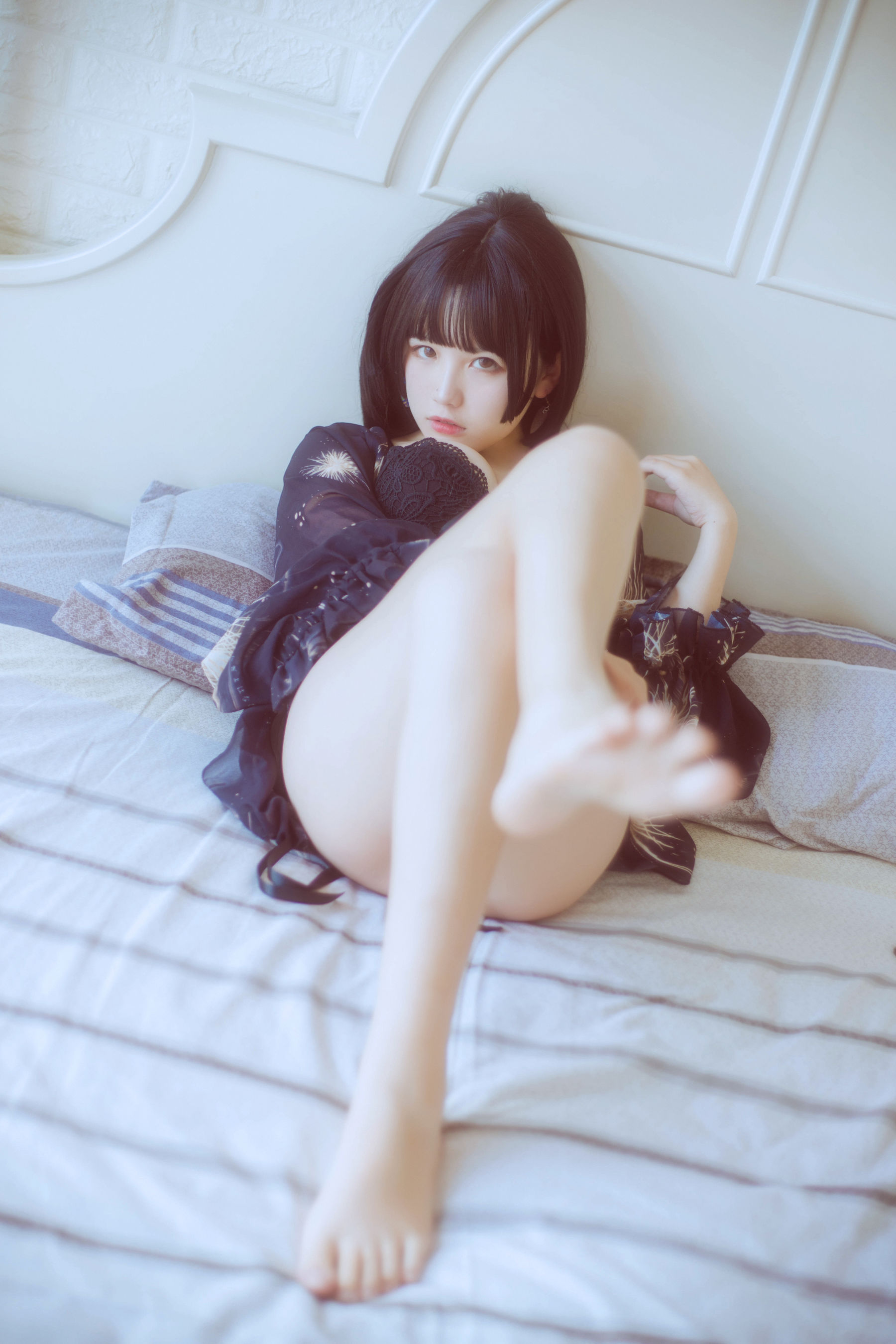 [网红COSER] 草半半宝宝 - 黑色吊带  第14张