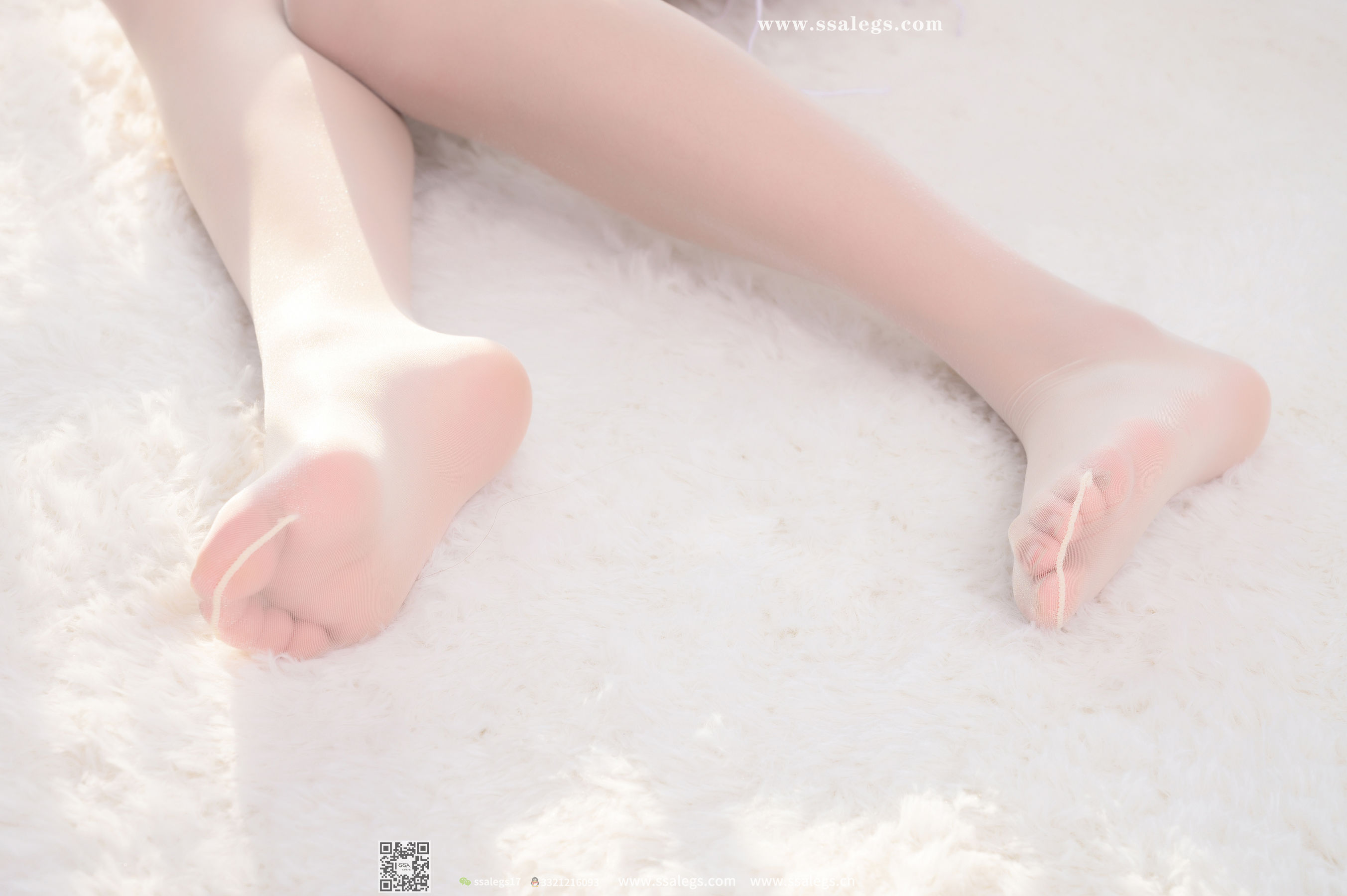 [SSA丝社]超清写真 No.401 素素 阳光明媚的窗边亮闪闪开档肉丝(上)  第59张