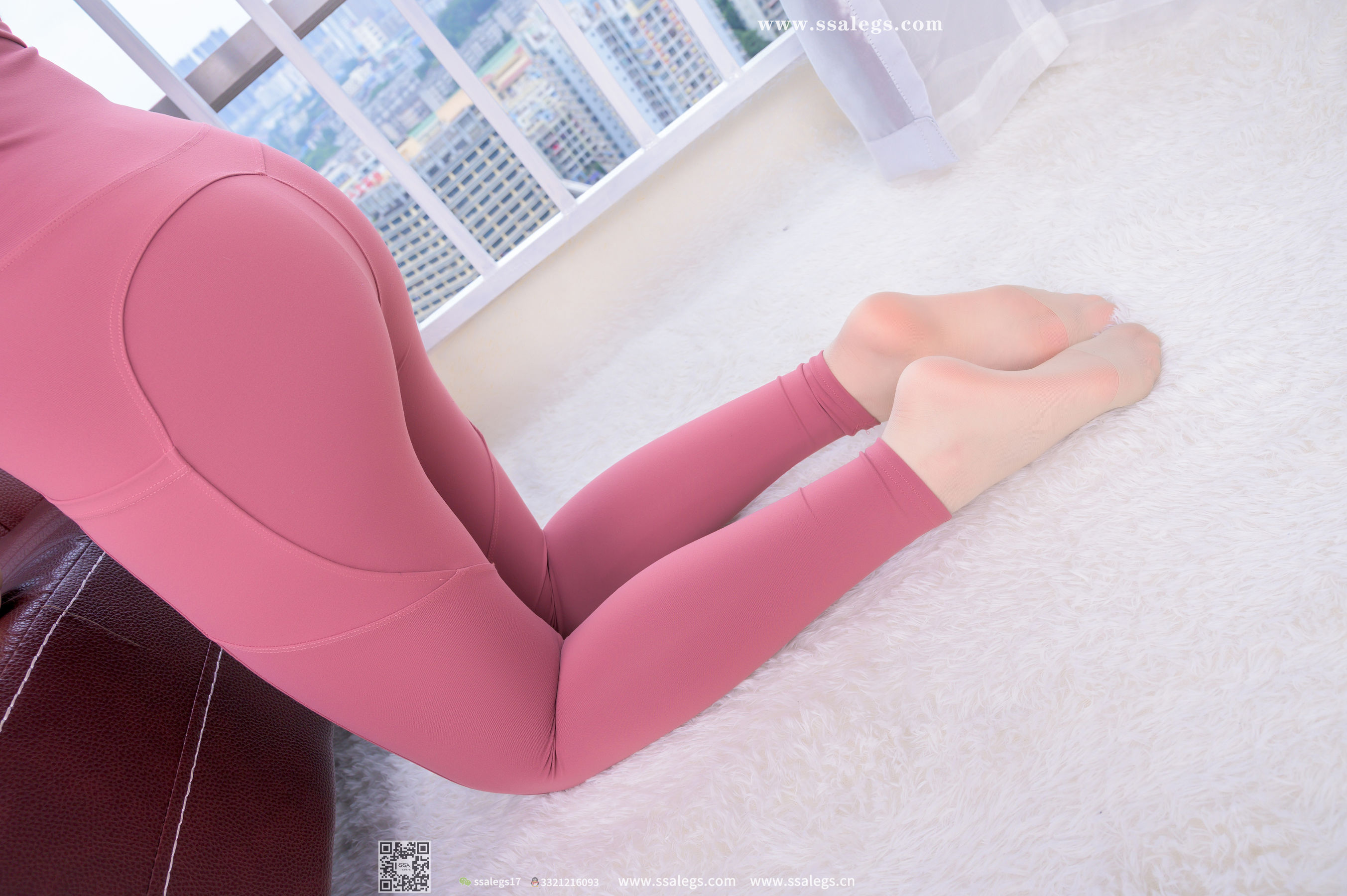 [SSA丝社]超清写真 No.403 蜜桃 今天穿丝袜陪你做运动(上)  第3张