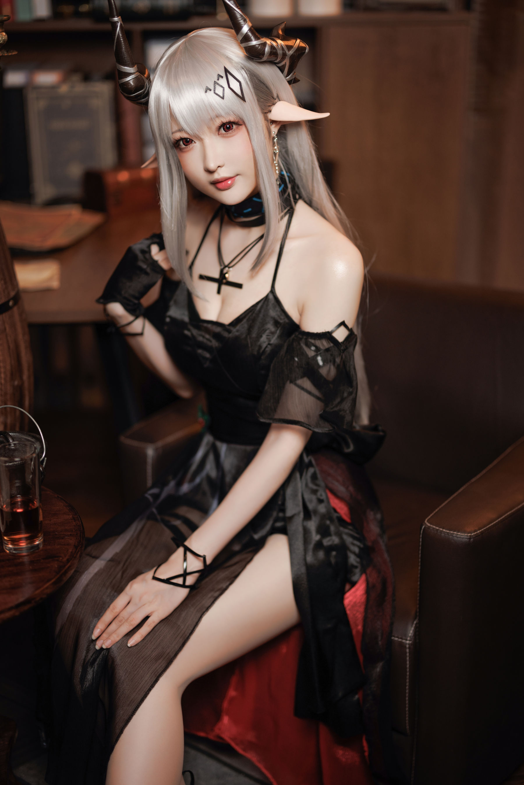 [福利COS] Coser小姐姐南宫 - 泥岩 礼服  第24张