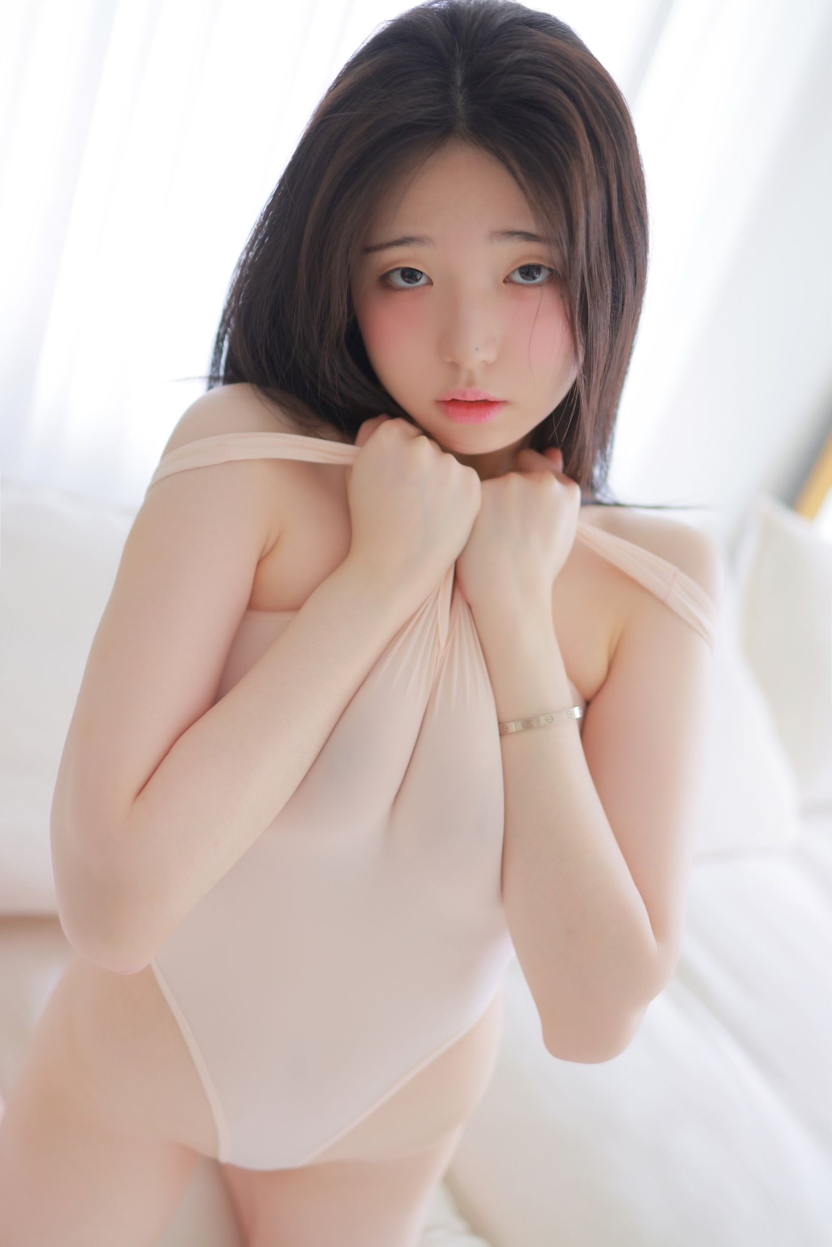 Yeon Woo - White Bodysuit  第16张