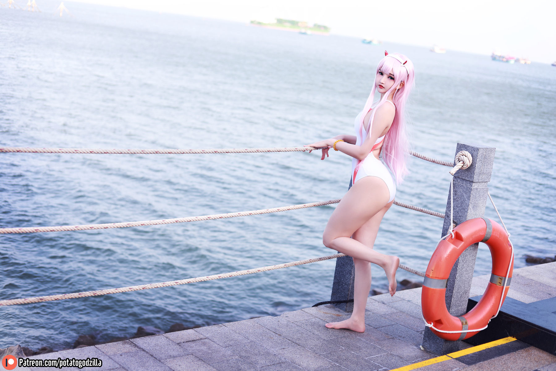 Coser小姐姐Potato Godzilla - Zero Two Swimsuit  第14张