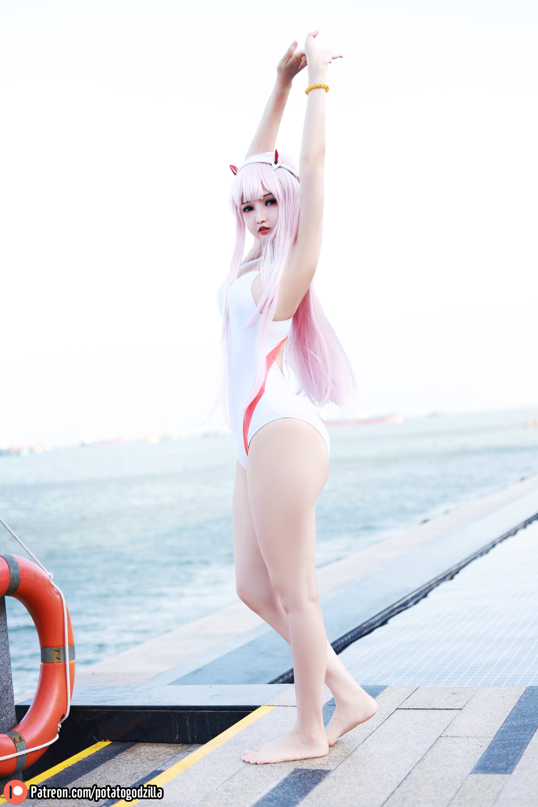 Coser小姐姐Potato Godzilla - Zero Two Swimsuit  第11张