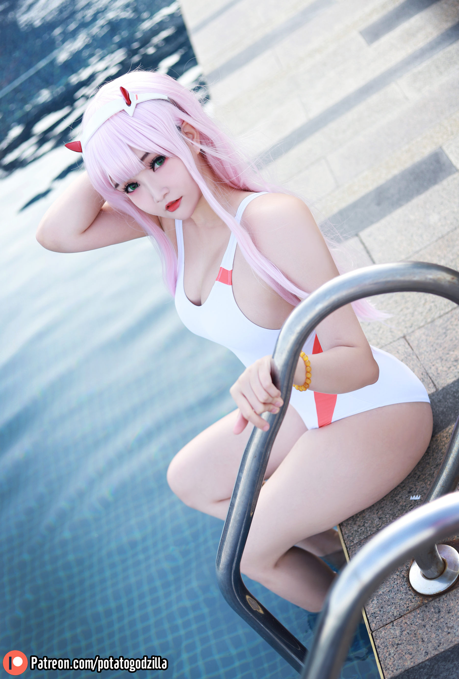 Coser小姐姐Potato Godzilla - Zero Two Swimsuit  第19张