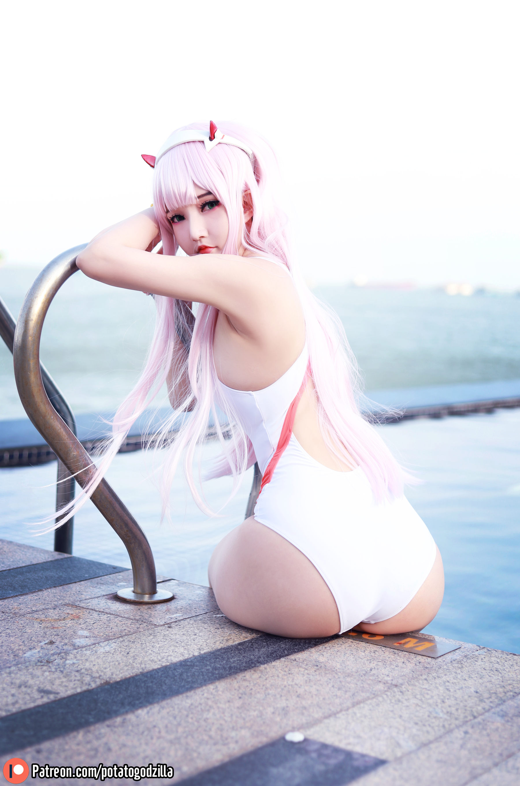 Coser小姐姐Potato Godzilla - Zero Two Swimsuit  第22张