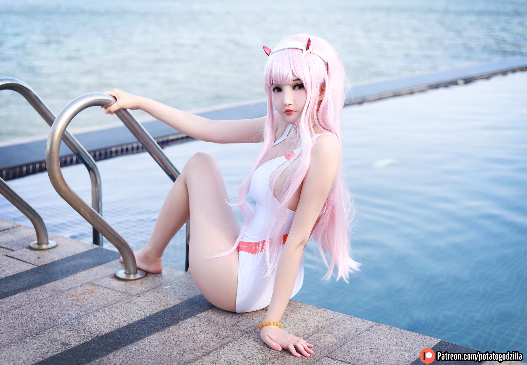Coser小姐姐Potato Godzilla - Zero Two Swimsuit  第23张