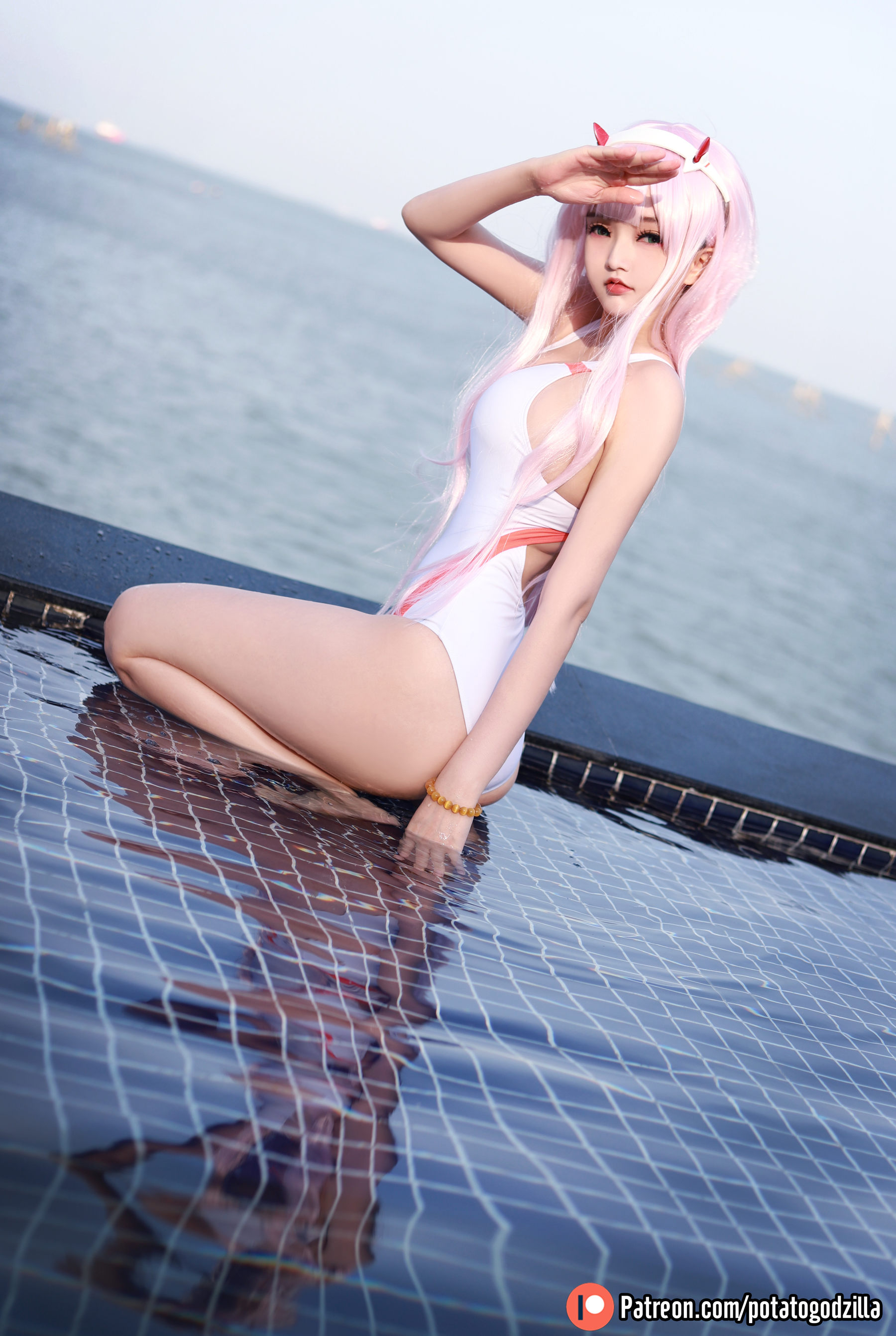 Coser小姐姐Potato Godzilla - Zero Two Swimsuit  第29张