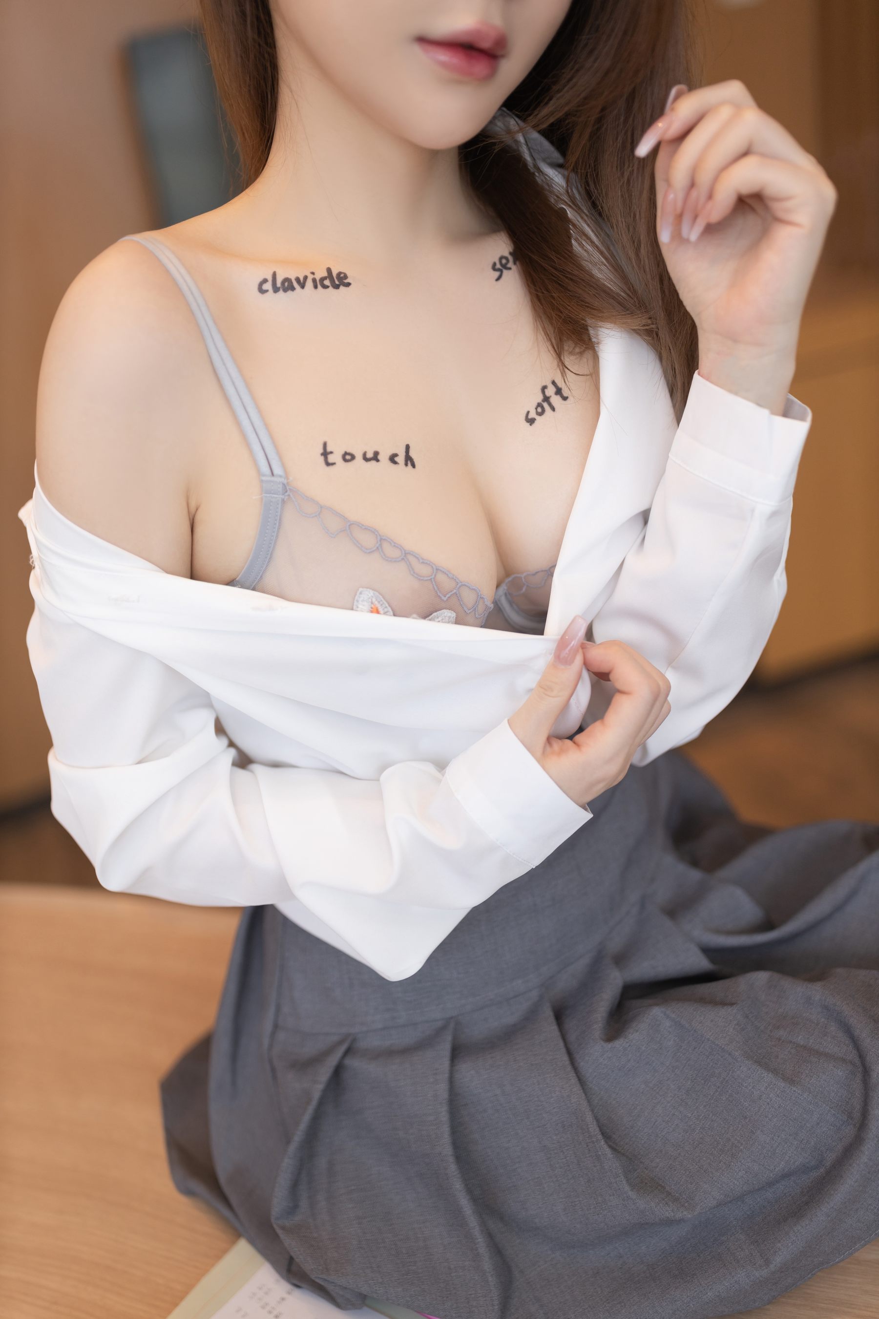 鱼子酱JK透明内衣写真  第33张