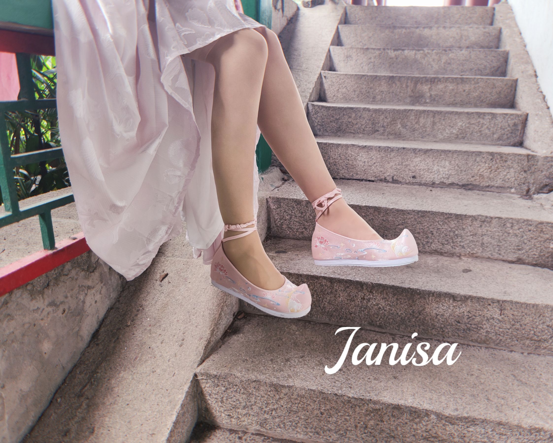 Janisa - 云想衣裳  第11张