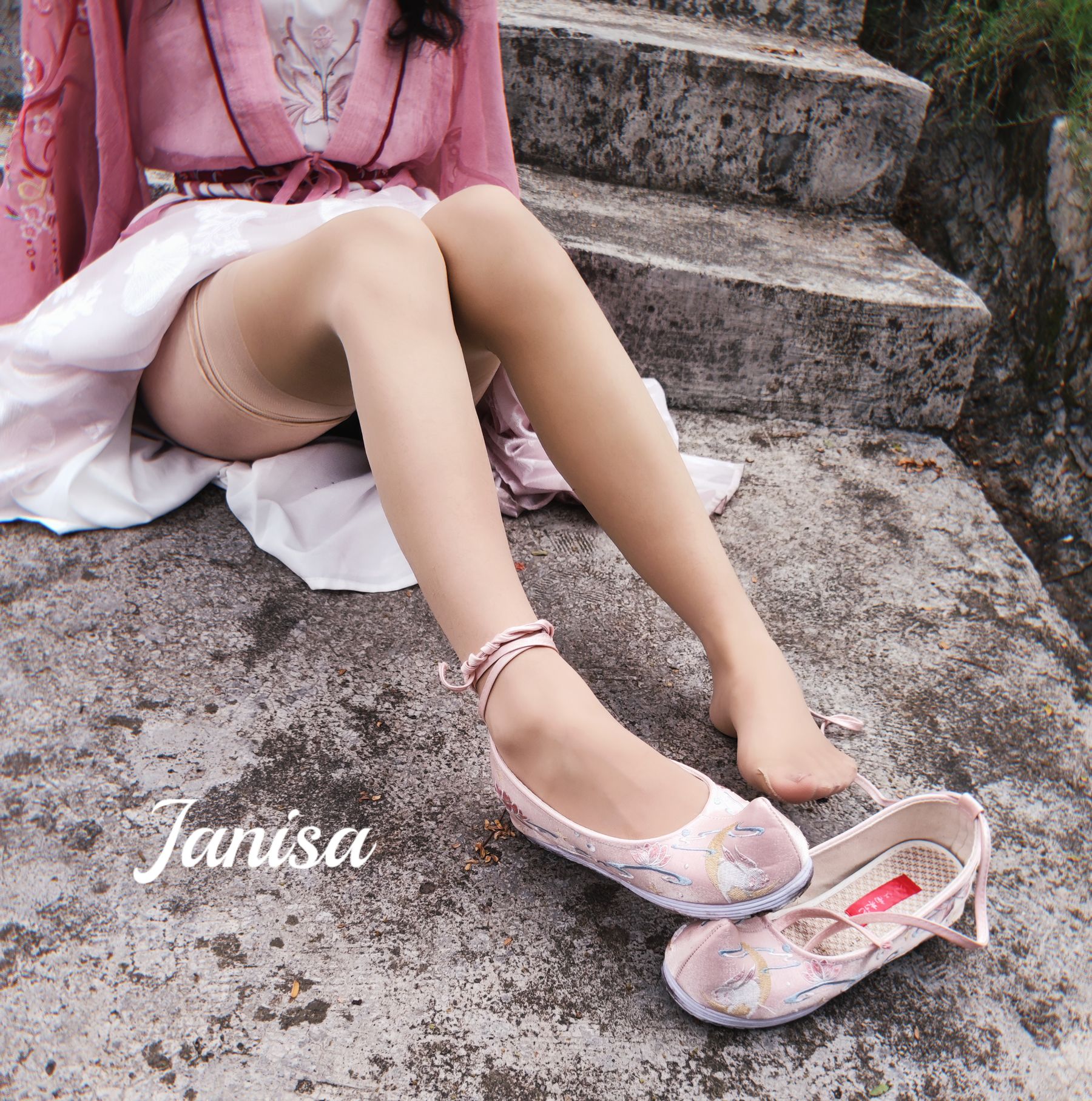 Janisa - 云想衣裳  第22张