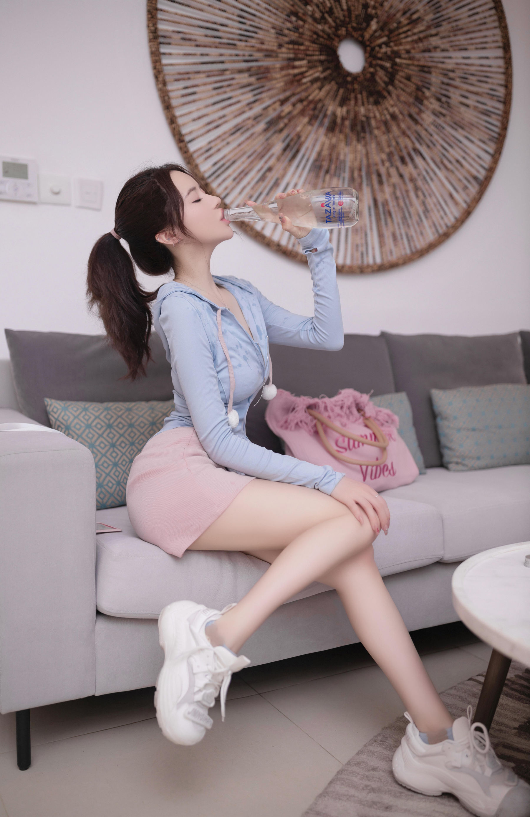 鱼子酱 等下班的人写真  第16张