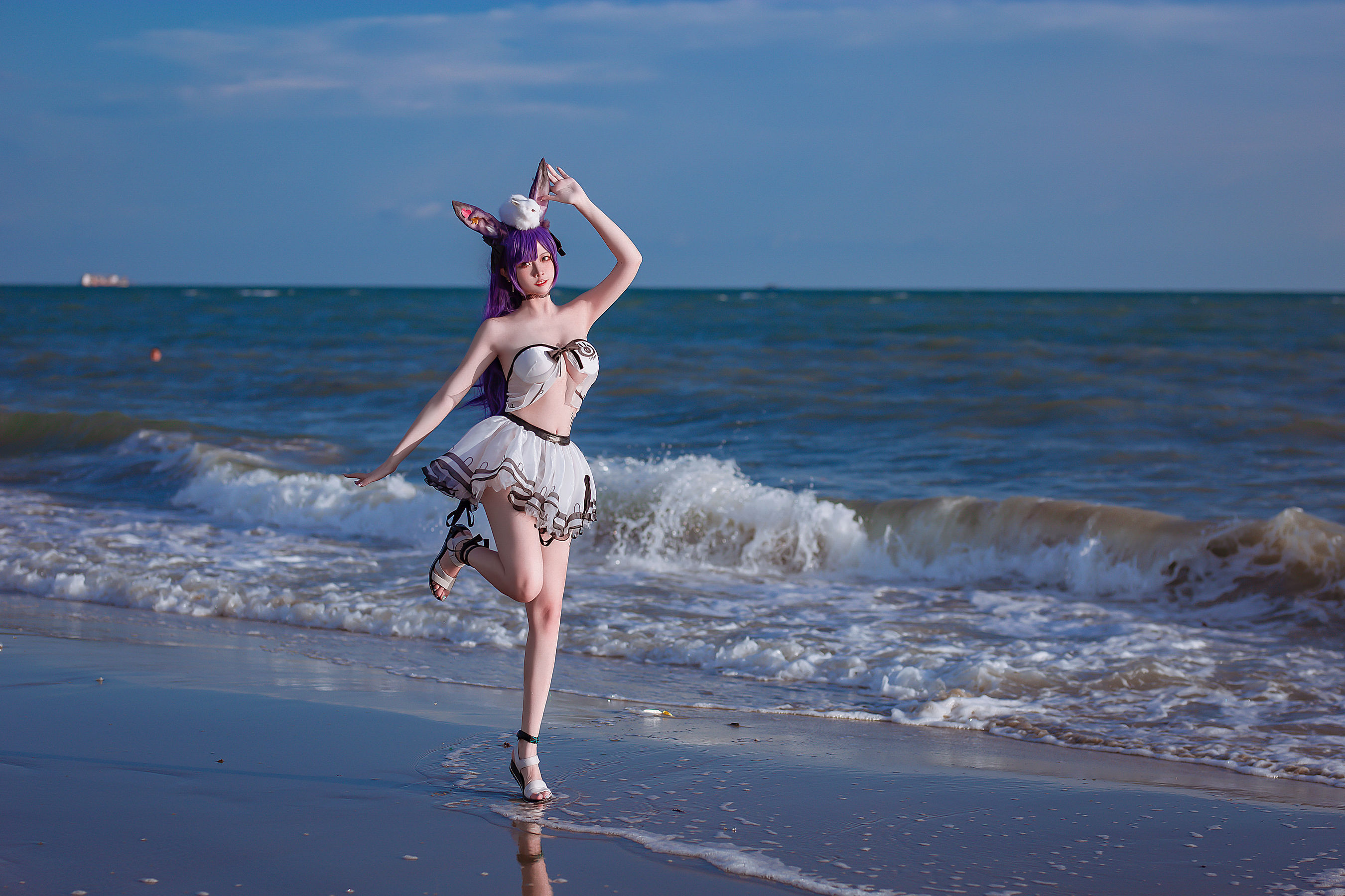 人气Coser 二佐Nisa - 泰拉夏日纪事 方舟暗索泳装  第4张