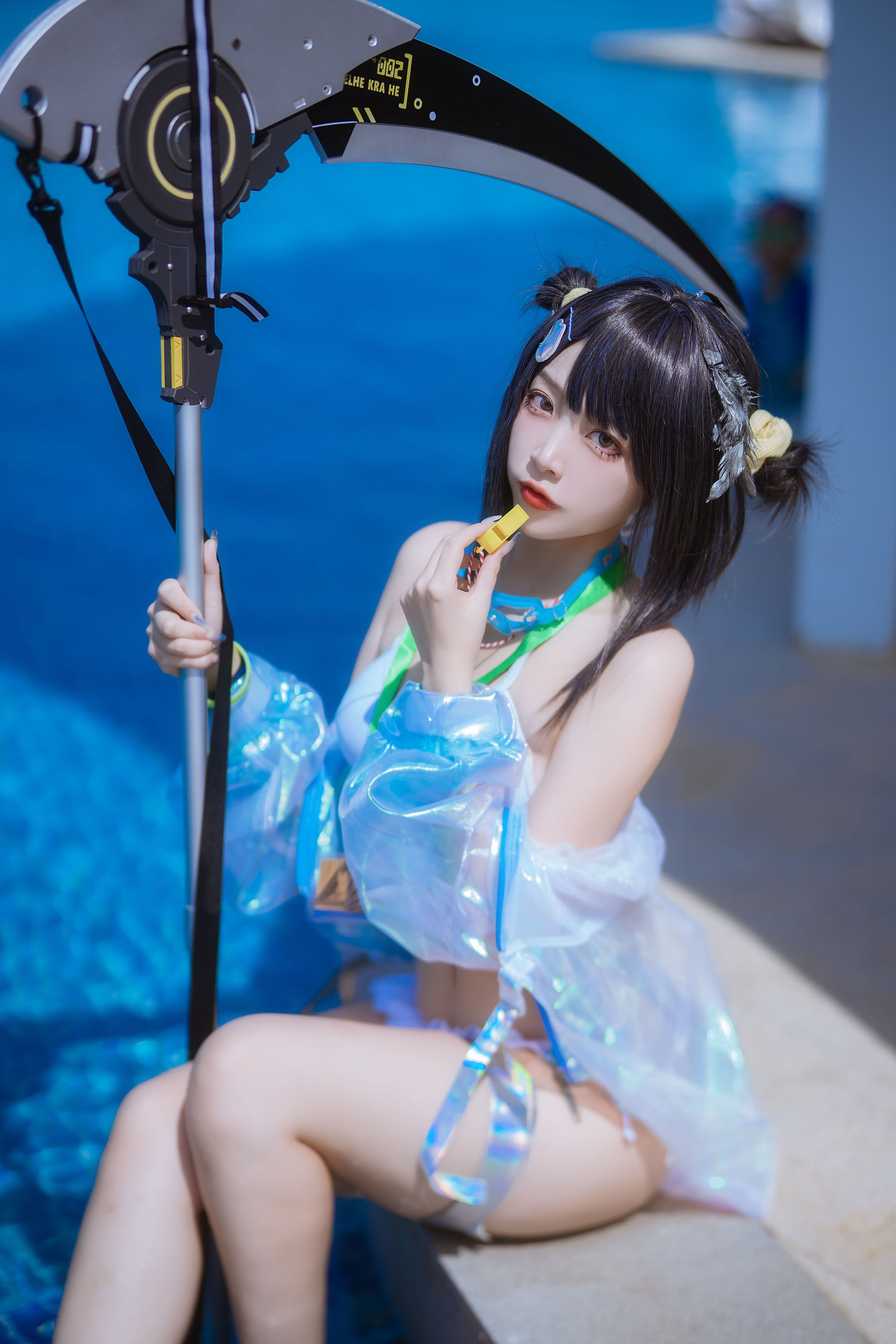 人气Coser 二佐Nisa - 泰拉夏日纪事 方舟羽毛笔泳装  第12张